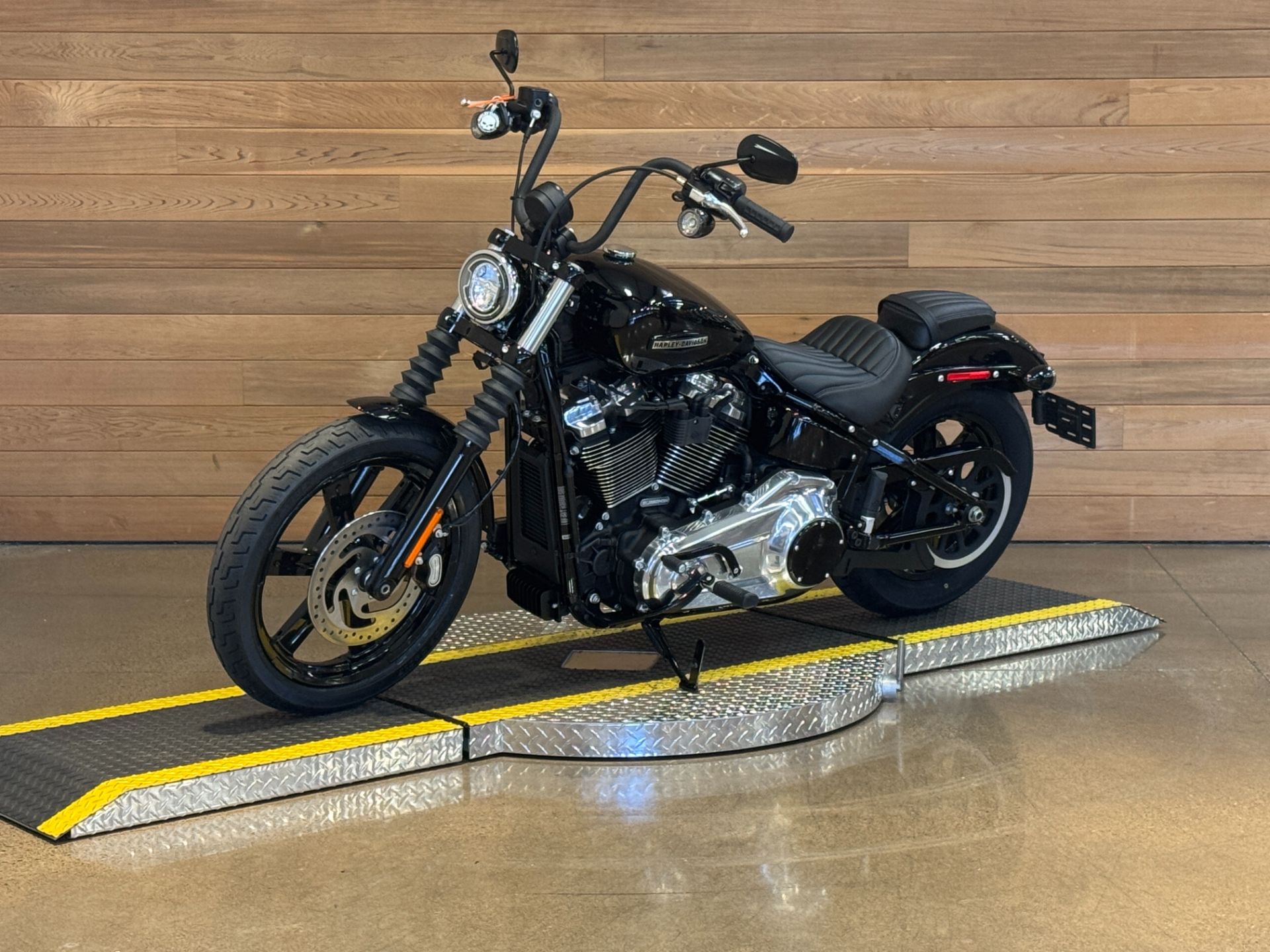 2025 Harley-Davidson Street Bob® in Salem, Oregon - Photo 4