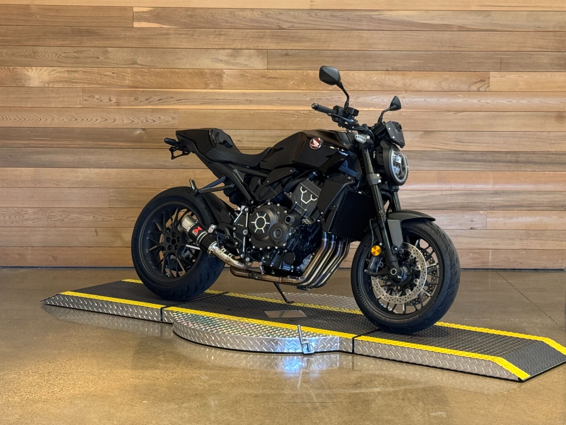 2024 Honda CB1000R Black Edition in Salem, Oregon - Photo 2