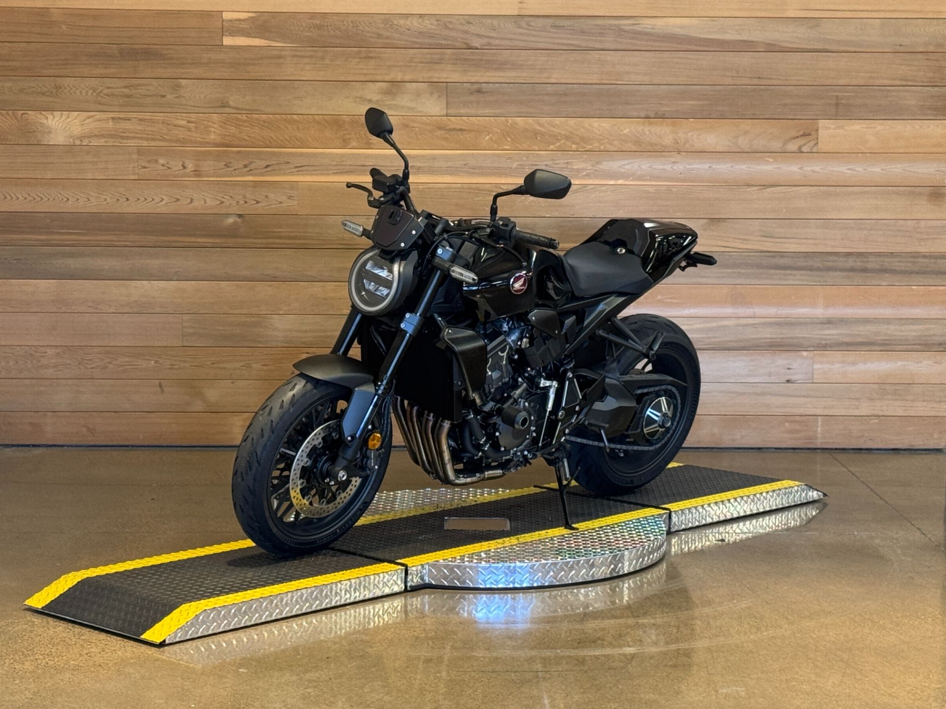 2024 Honda CB1000R Black Edition in Salem, Oregon - Photo 4