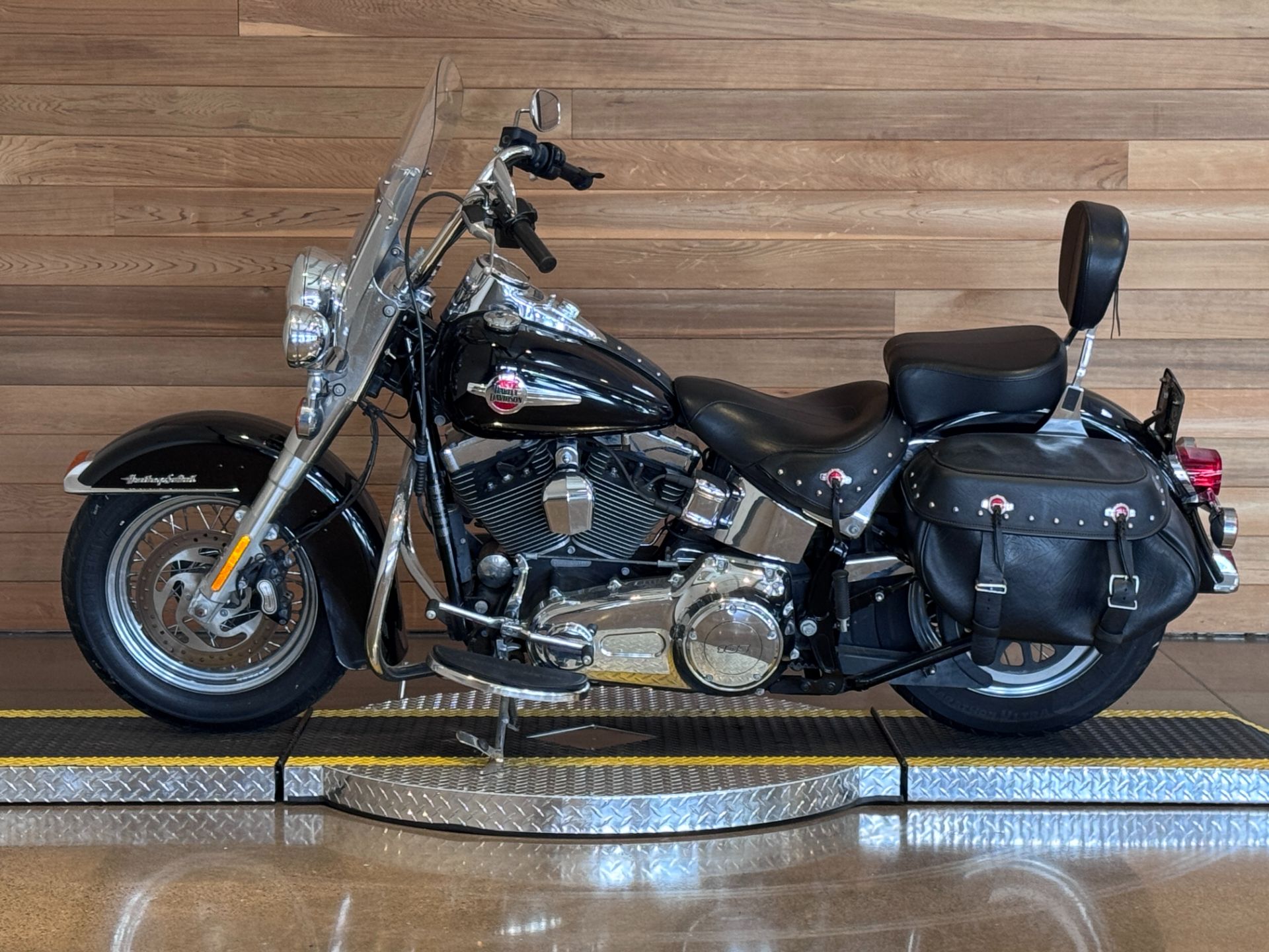 2017 Harley-Davidson Heritage Softail® Classic in Salem, Oregon - Photo 5