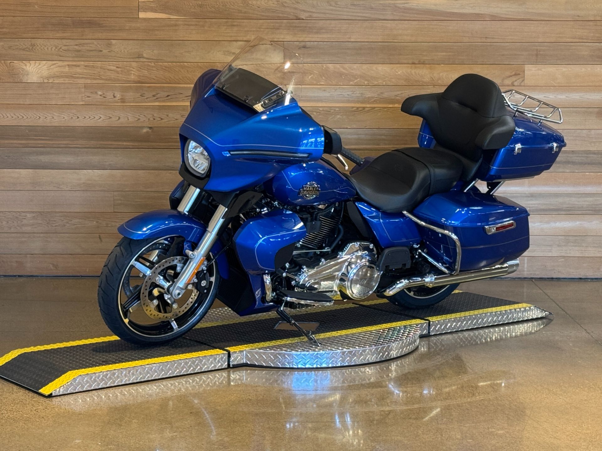 2025 Harley-Davidson Street Glide® Ultra in Salem, Oregon - Photo 4