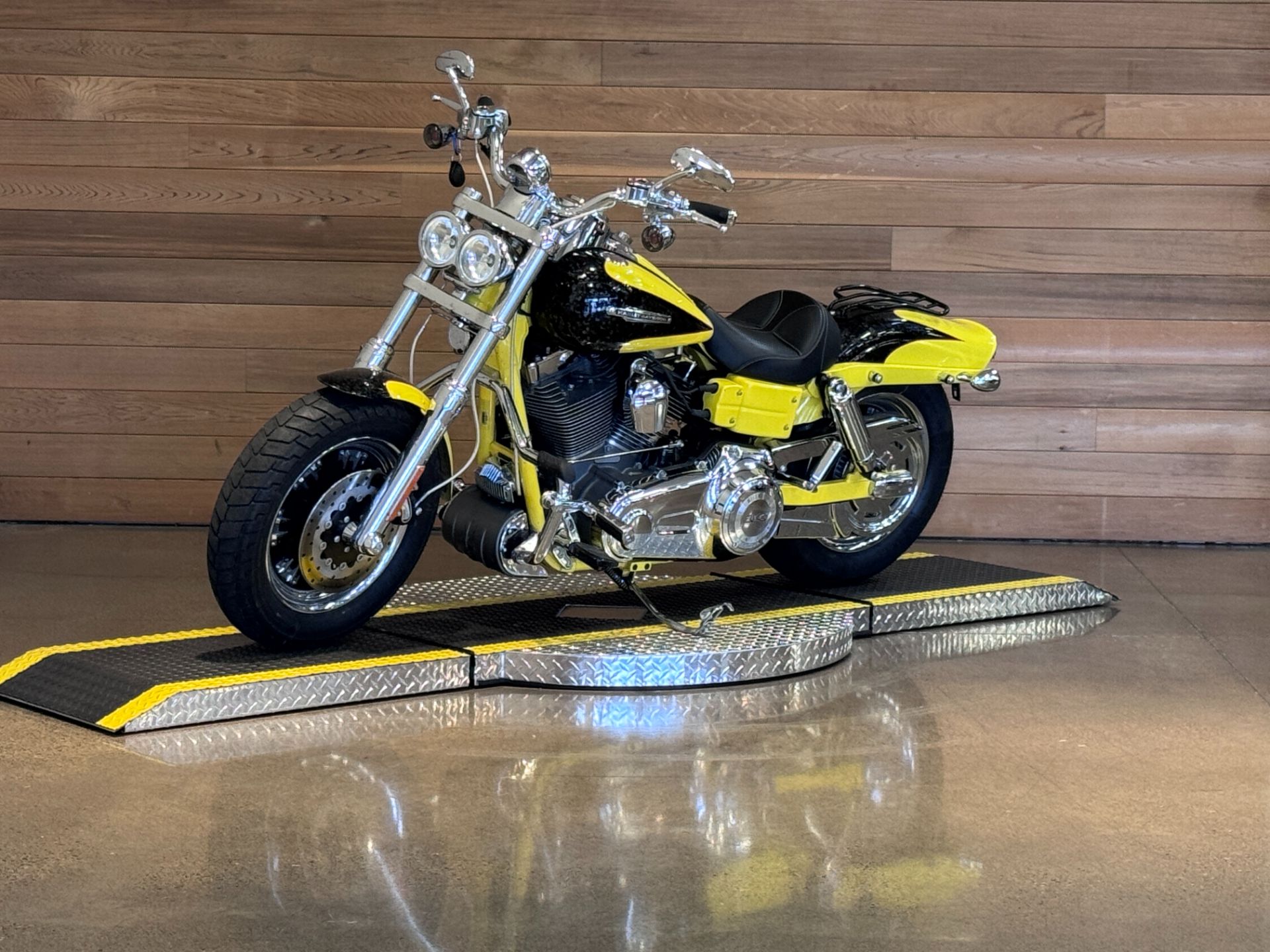 2009 Harley-Davidson CVO™ Dyna® Fat Bob® in Salem, Oregon - Photo 4