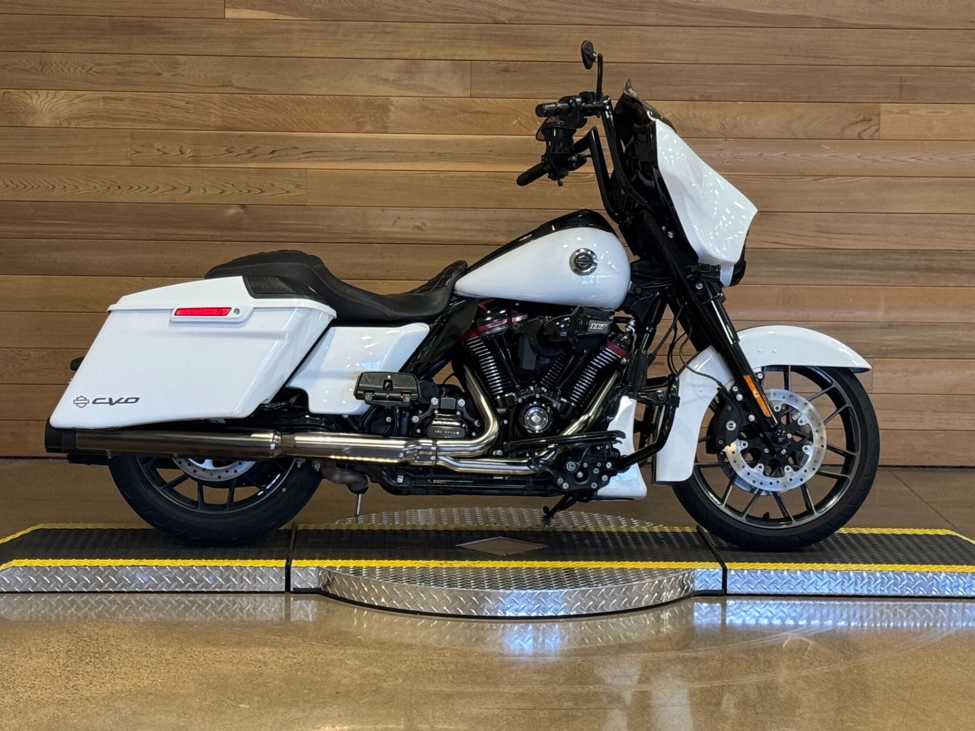 2021 Harley-Davidson CVO™ Street Glide® in Salem, Oregon - Photo 1