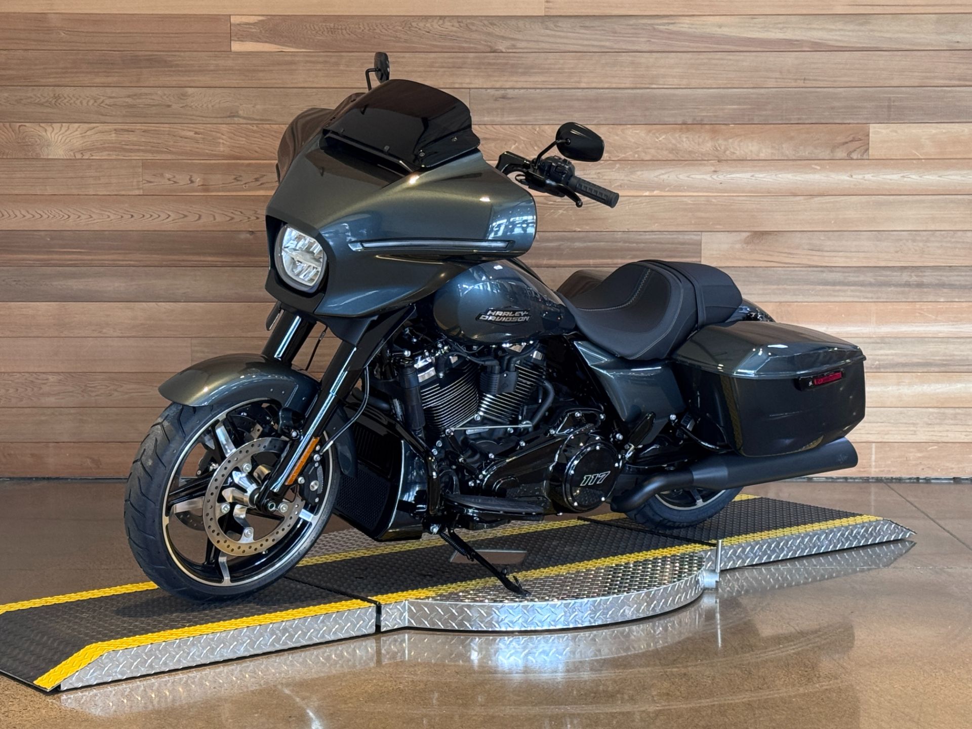 2025 Harley-Davidson Street Glide® in Salem, Oregon - Photo 4