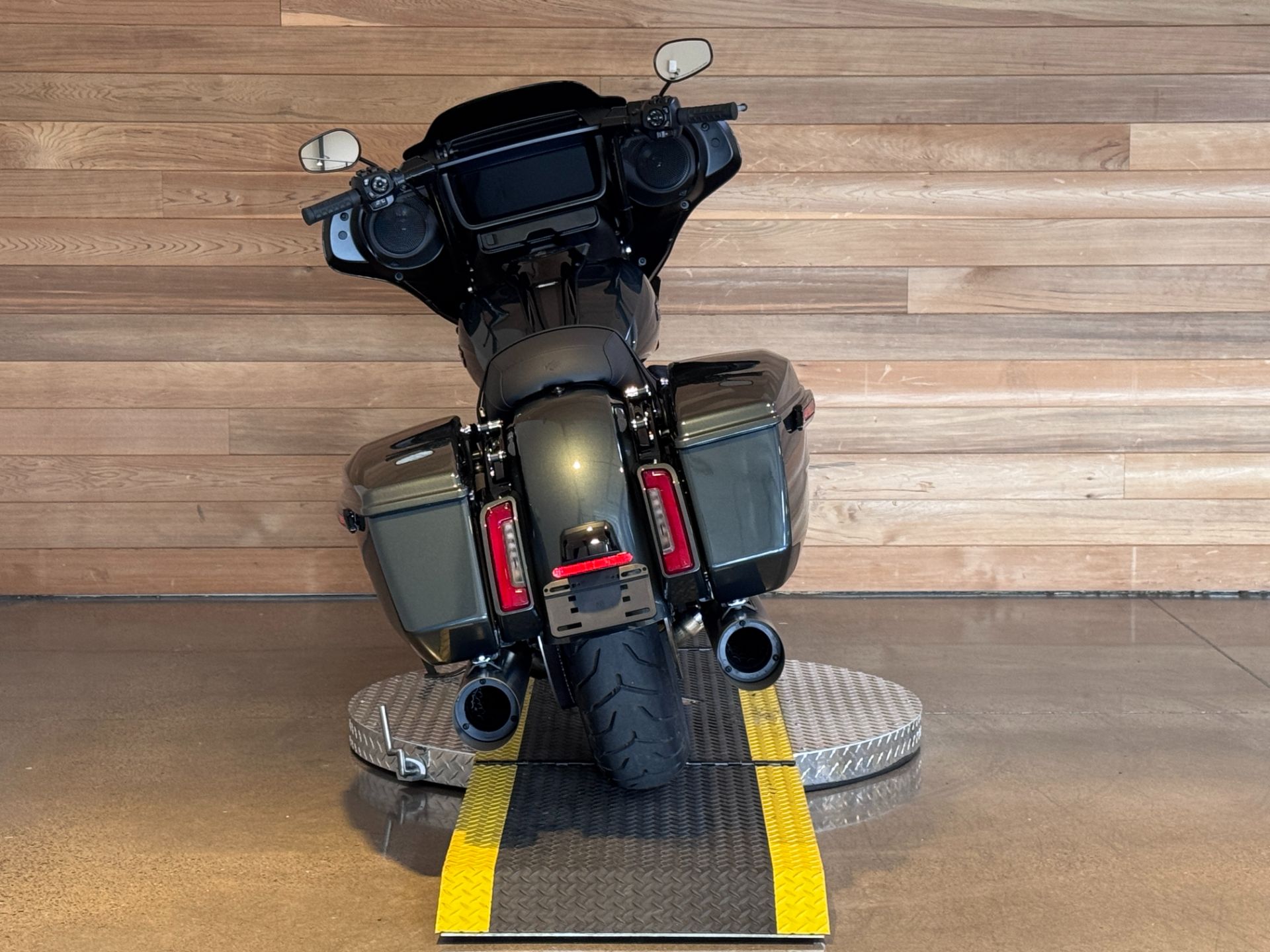 2025 Harley-Davidson Street Glide® in Salem, Oregon - Photo 6