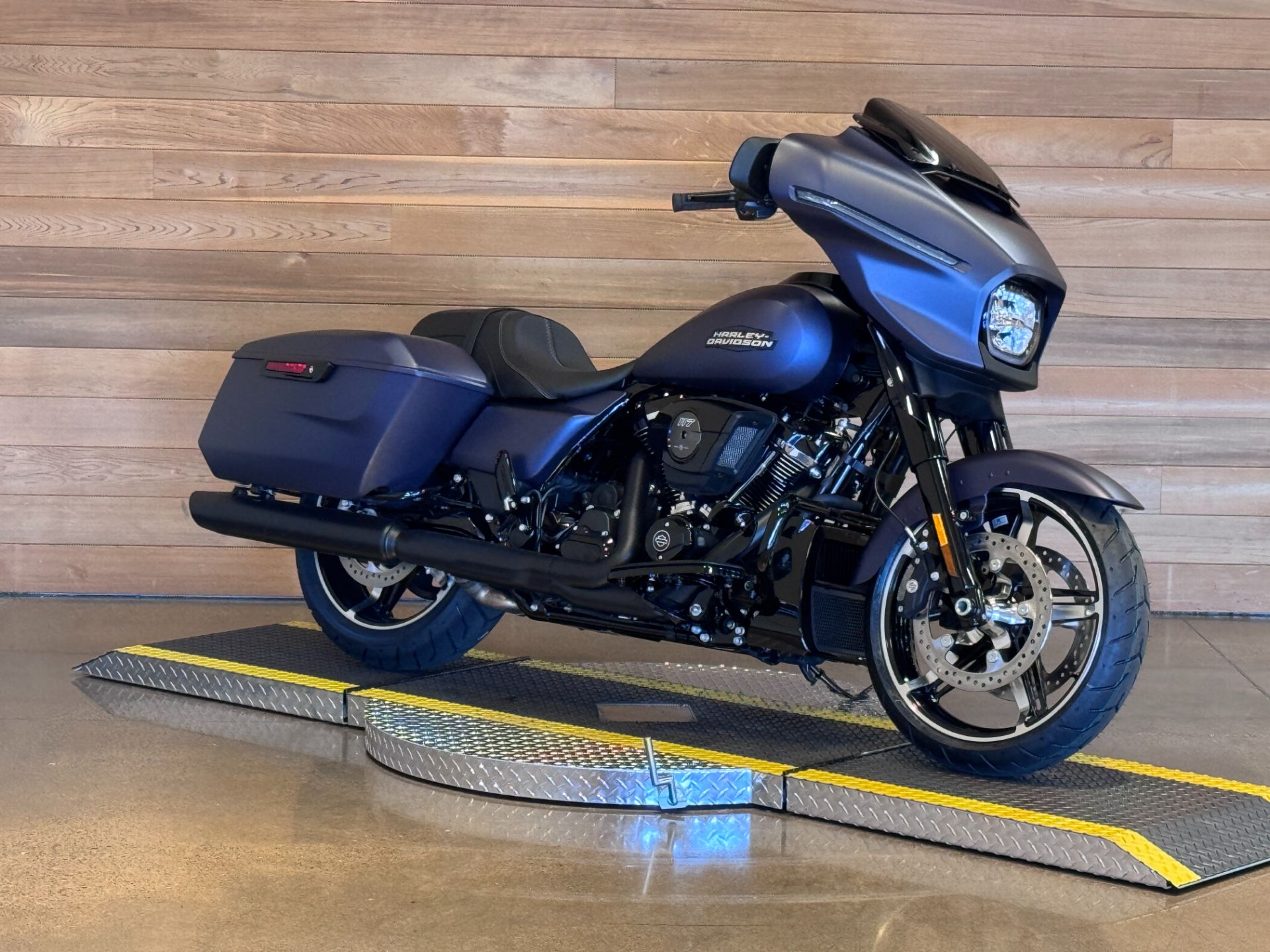 2025 Harley-Davidson Street Glide® in Salem, Oregon - Photo 2