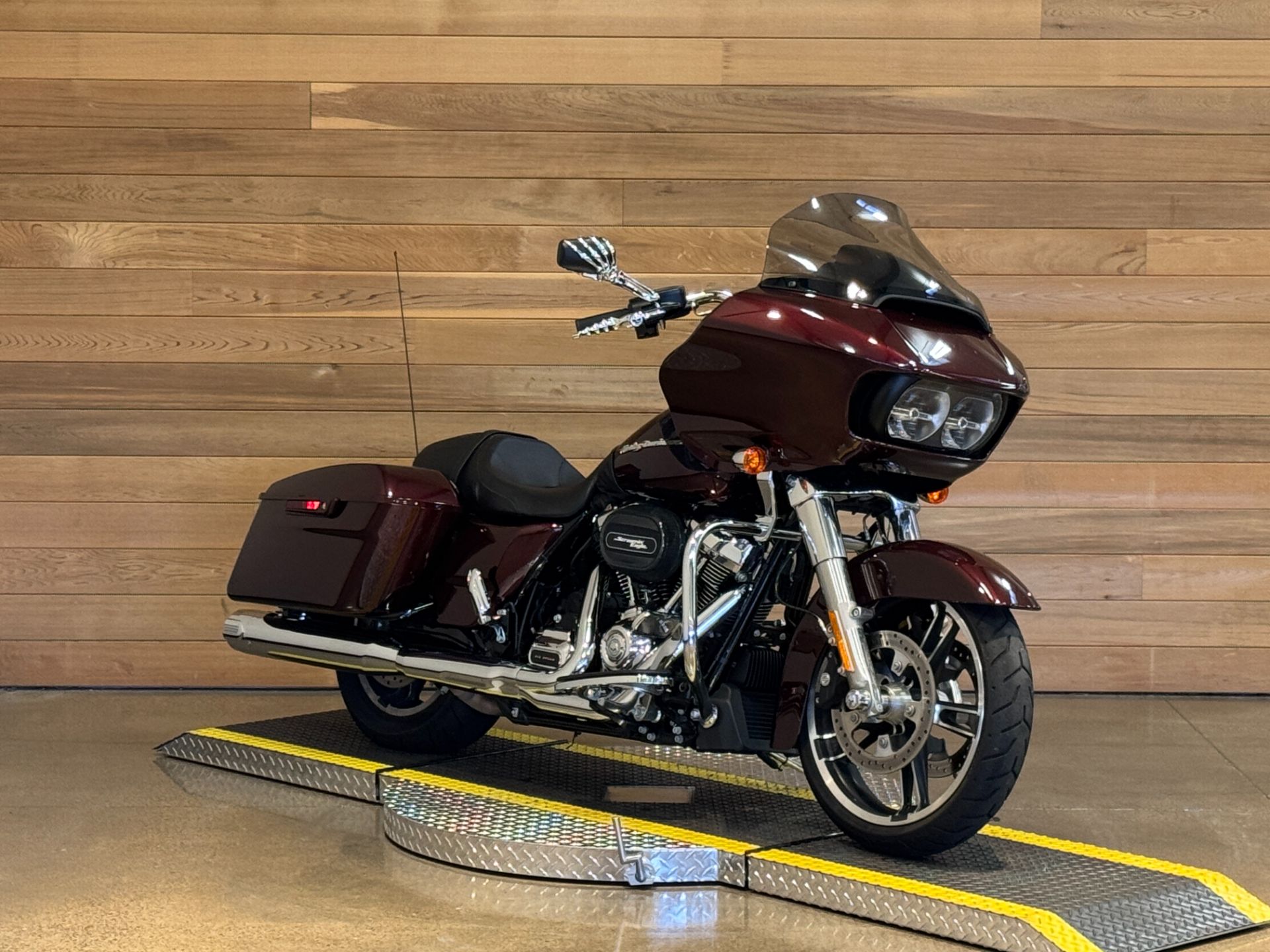 2018 Harley-Davidson Road Glide® in Salem, Oregon - Photo 2