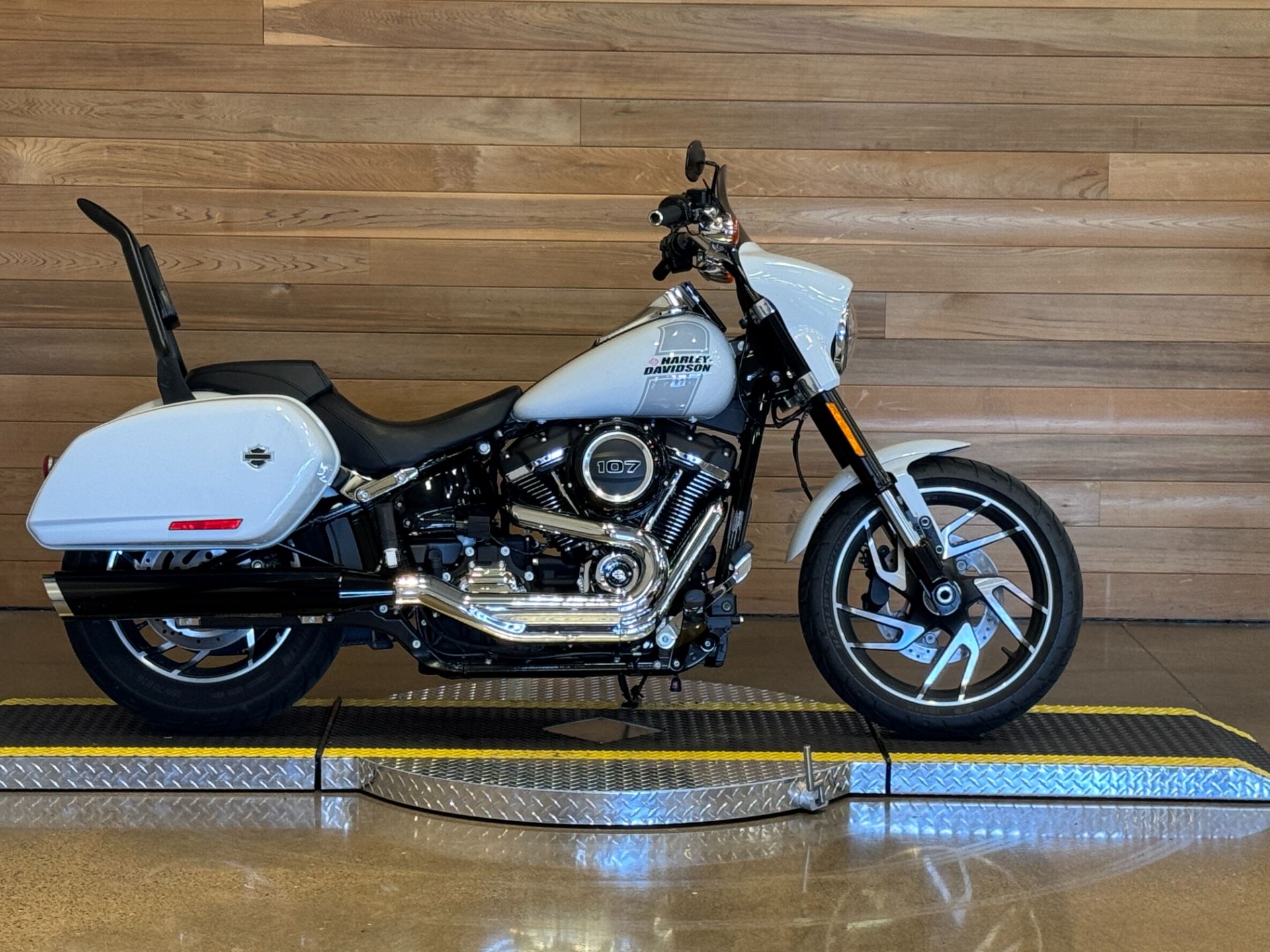 2021 Harley-Davidson Sport Glide® in Salem, Oregon - Photo 1