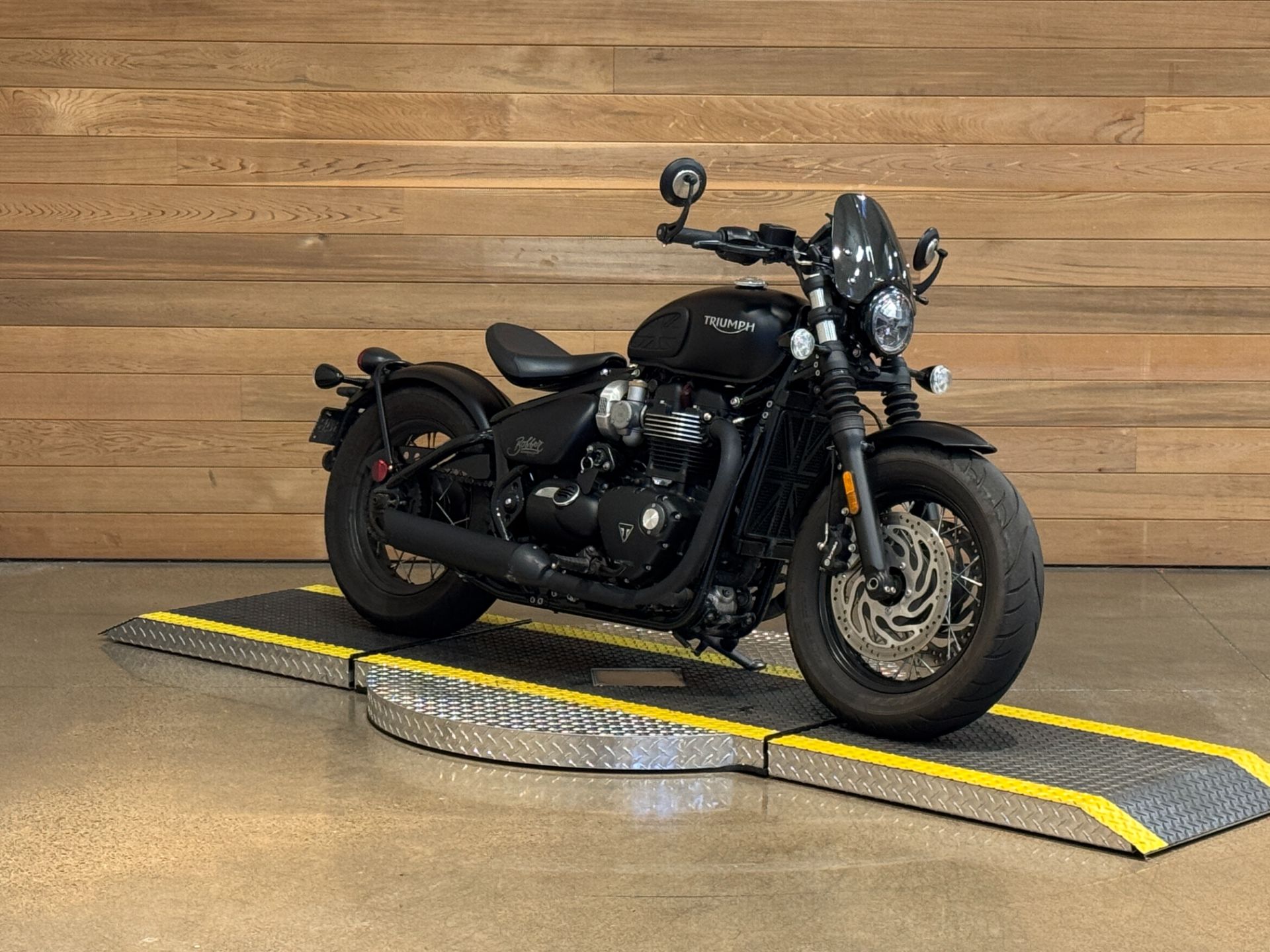 2018 Triumph Bonneville Bobber in Salem, Oregon - Photo 2