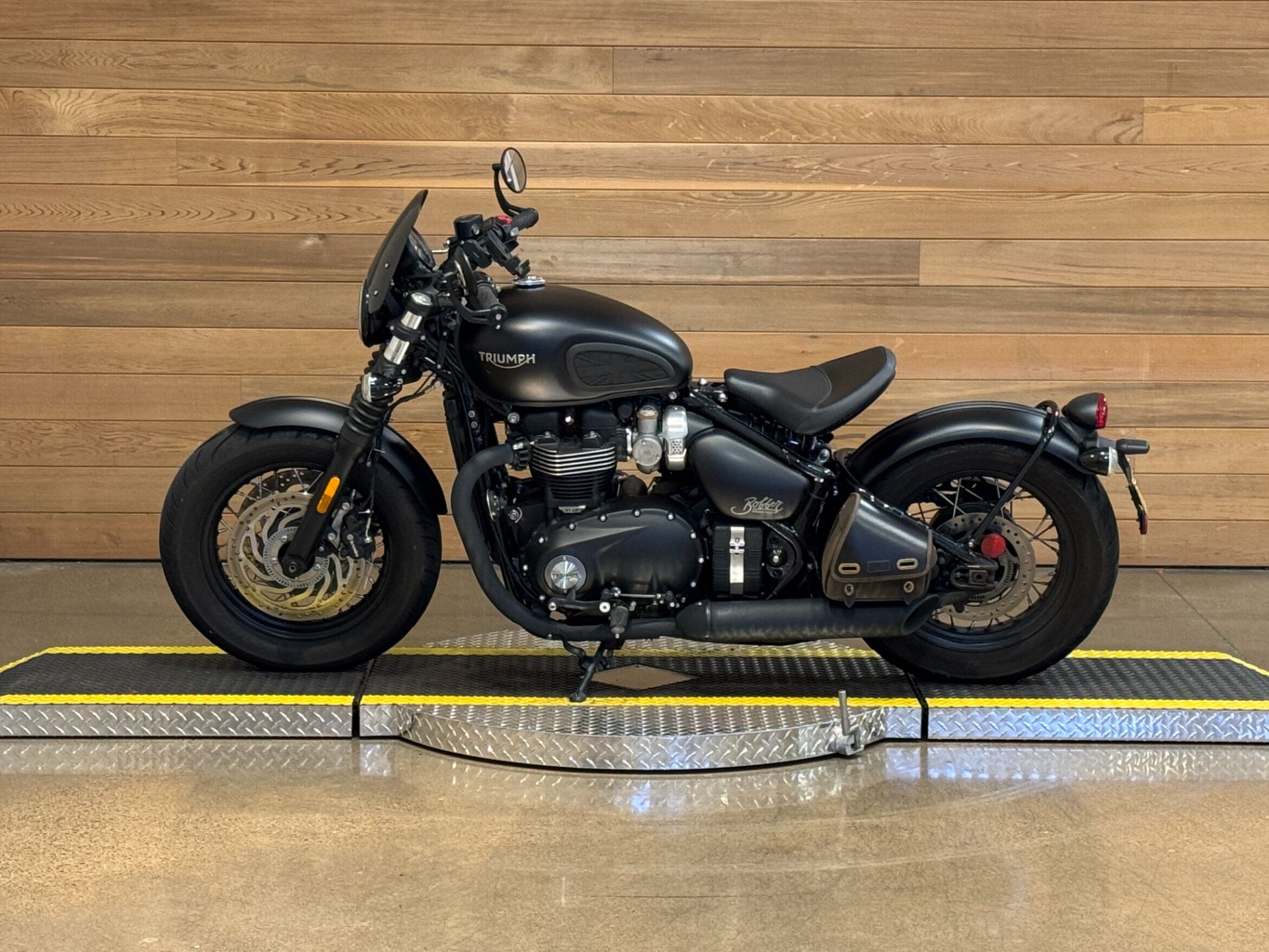 2018 Triumph Bonneville Bobber in Salem, Oregon - Photo 5