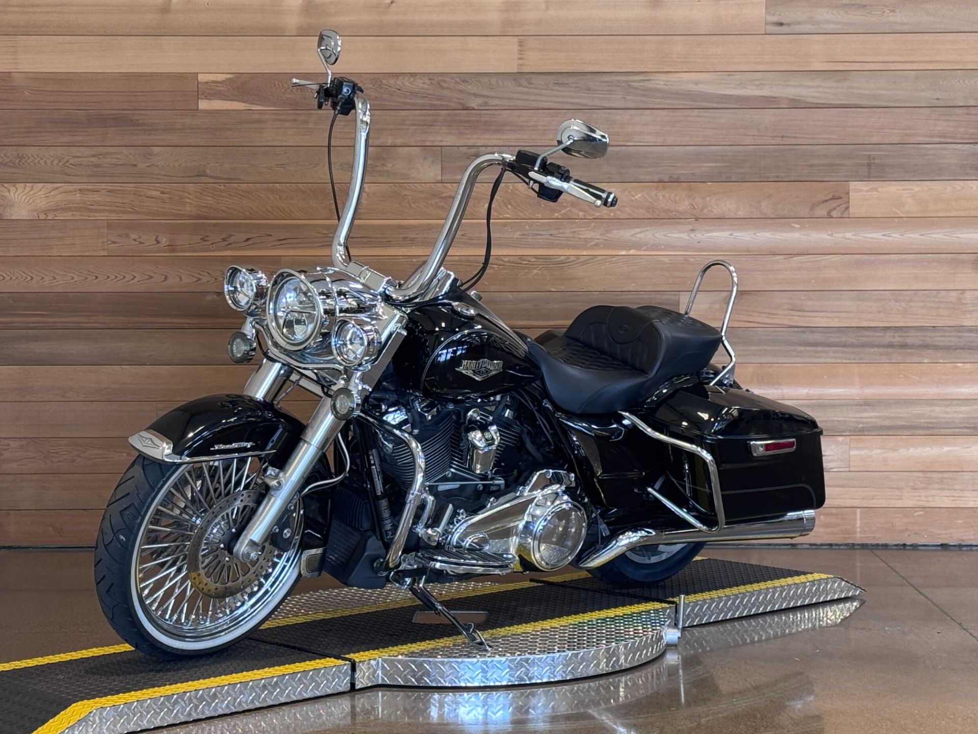 2017 Harley-Davidson Road King® in Salem, Oregon - Photo 4