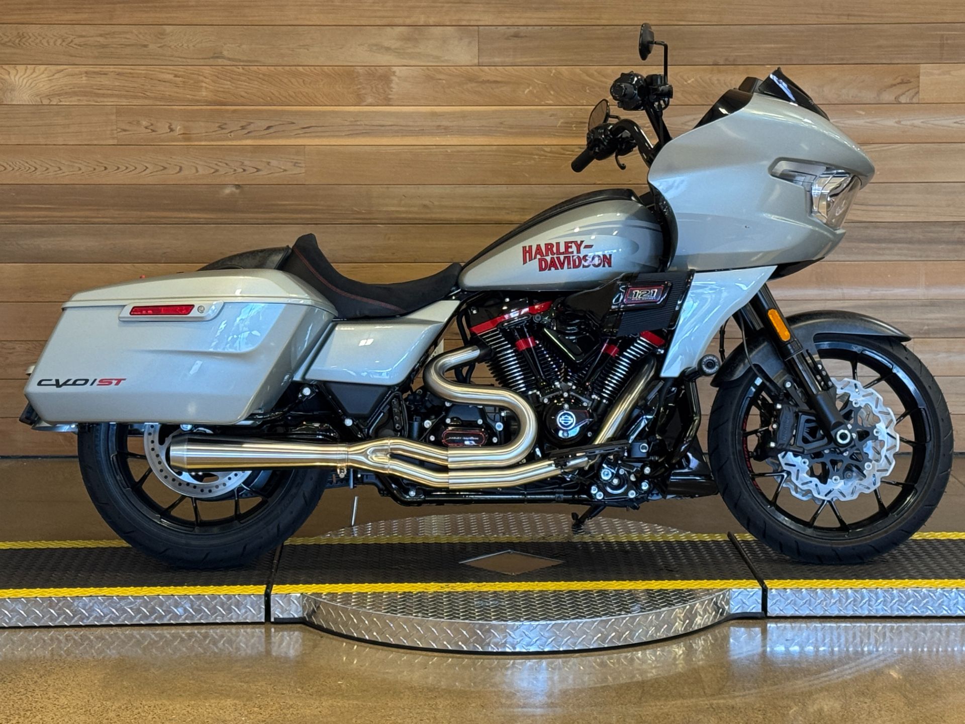 2025 Harley-Davidson CVO™ Road Glide® ST in Salem, Oregon - Photo 1