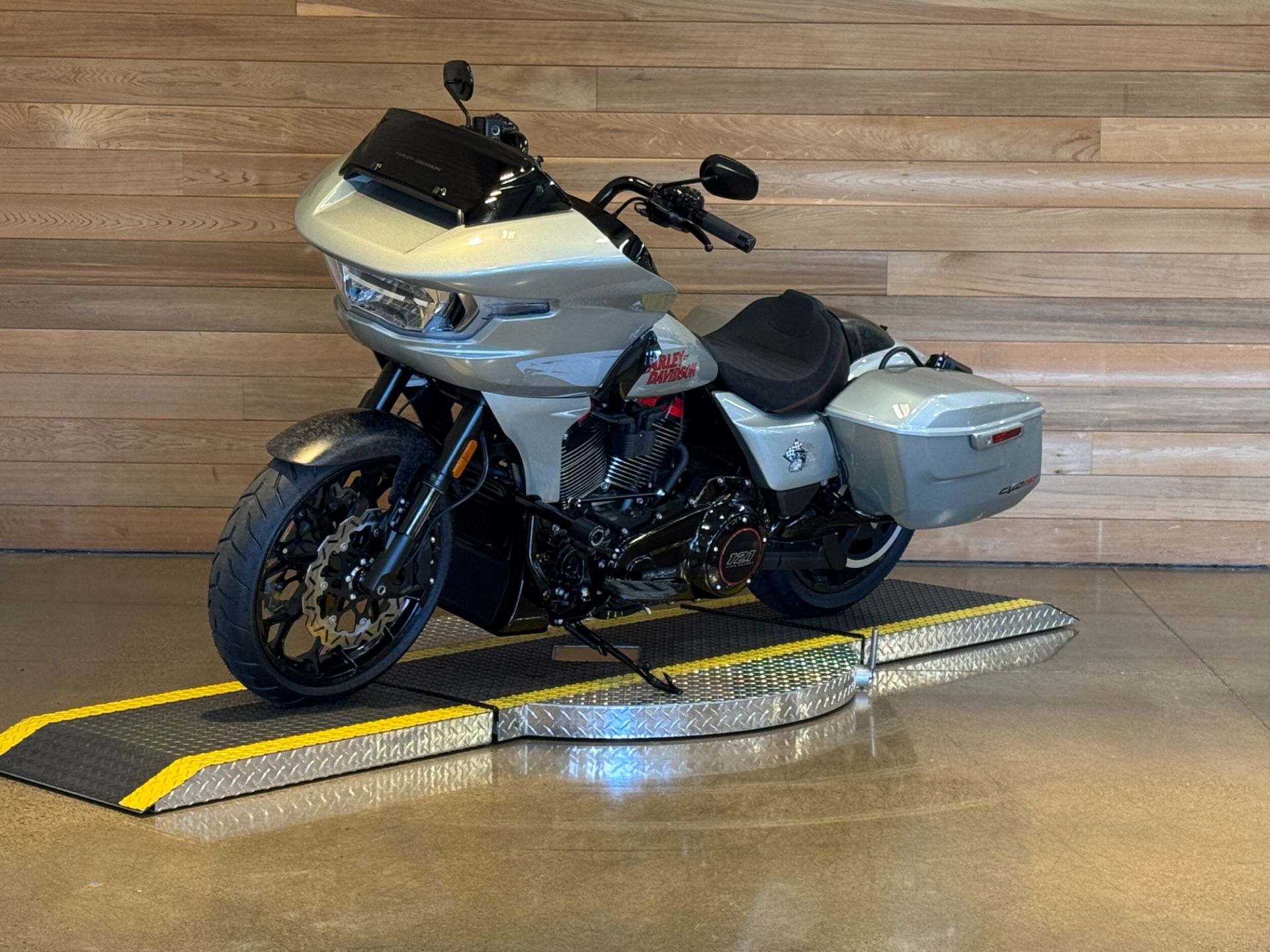 2025 Harley-Davidson CVO™ Road Glide® ST in Salem, Oregon - Photo 4