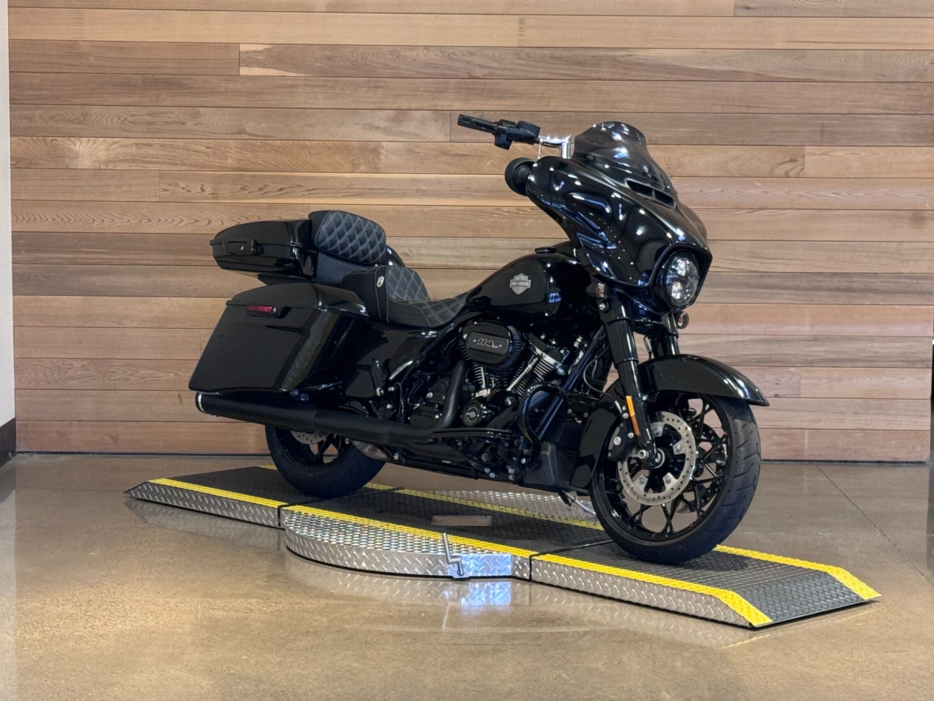 2021 Harley-Davidson Street Glide® Special in Salem, Oregon - Photo 2