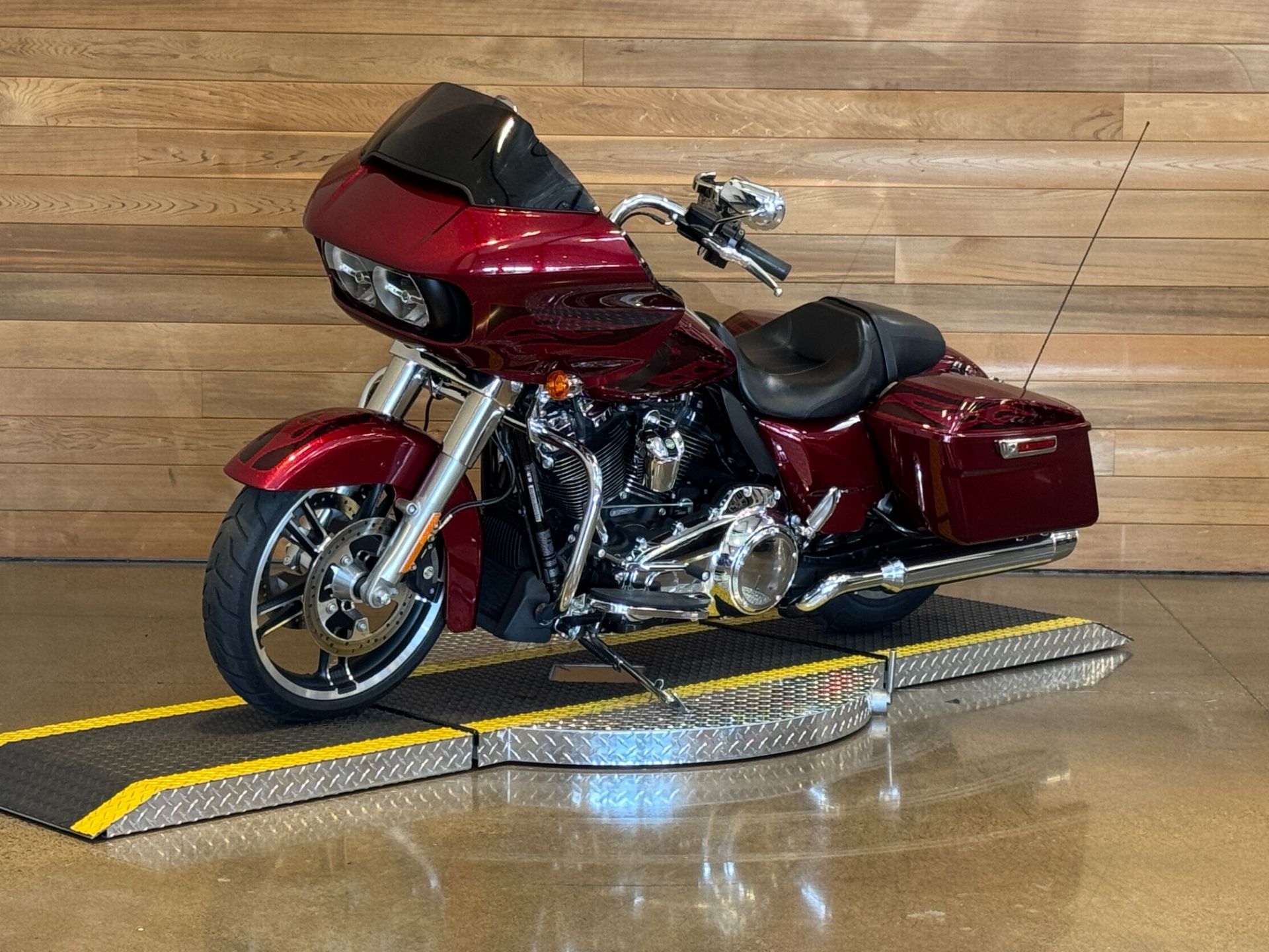 2017 Harley-Davidson Road Glide® Special in Salem, Oregon - Photo 4