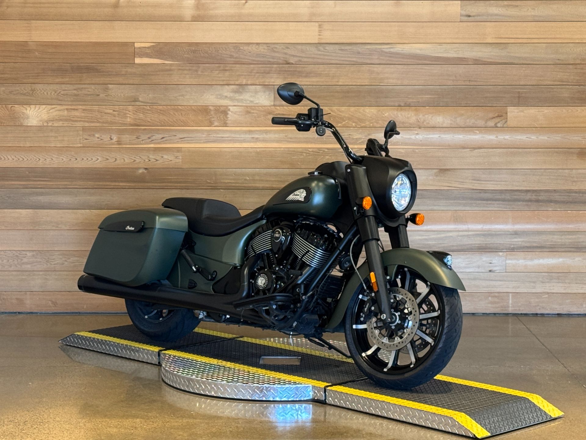 2024 Indian Motorcycle Springfield® Dark Horse® in Salem, Oregon - Photo 2