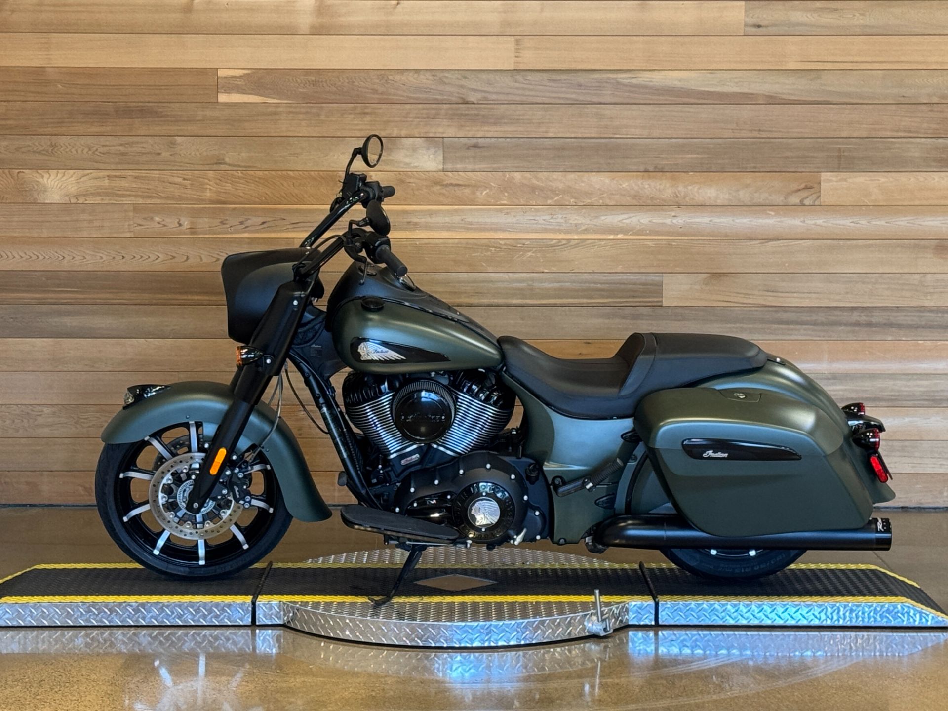 2024 Indian Motorcycle Springfield® Dark Horse® in Salem, Oregon - Photo 5
