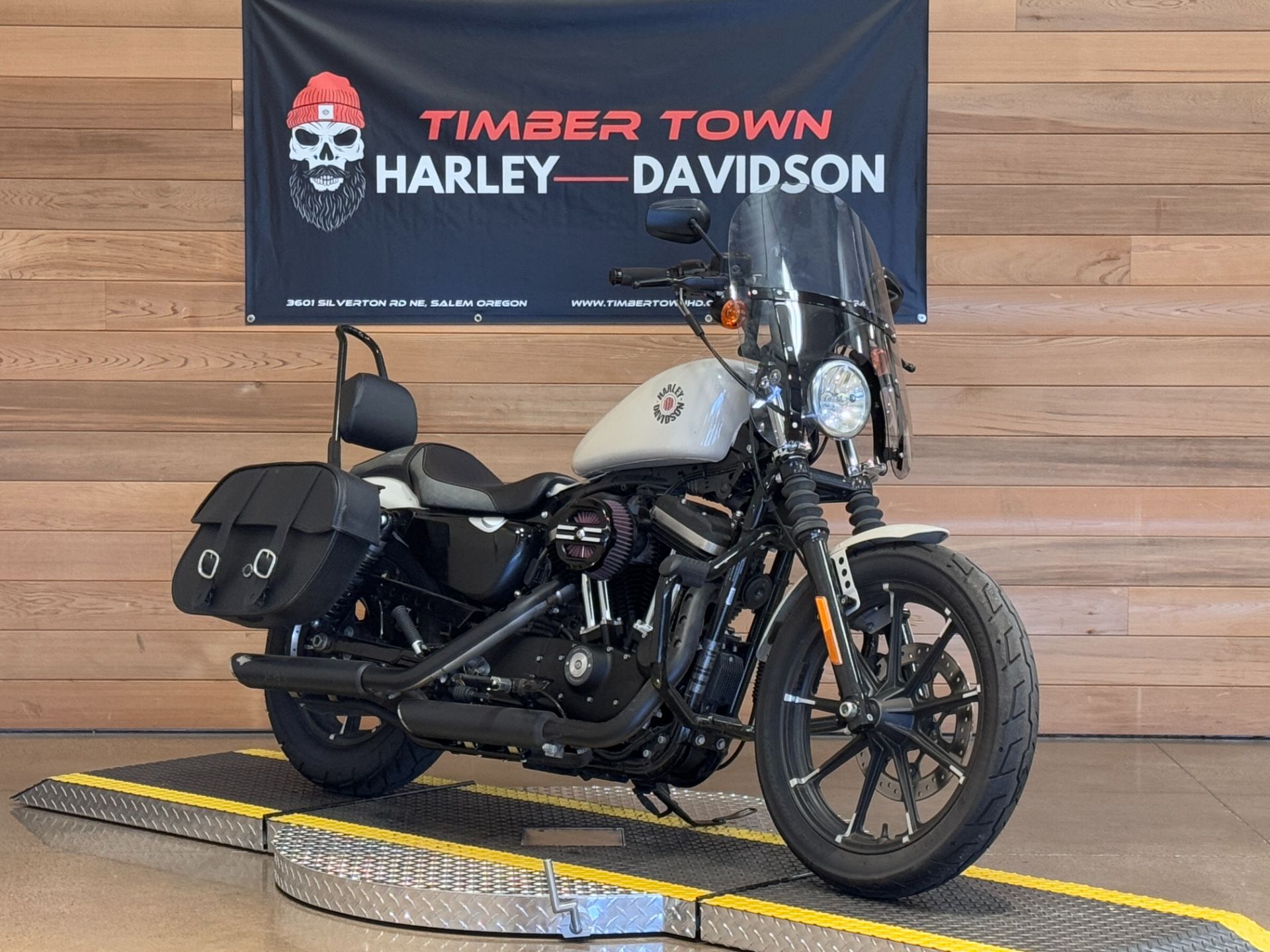 2022 Harley-Davidson Iron 883™ in Salem, Oregon - Photo 2