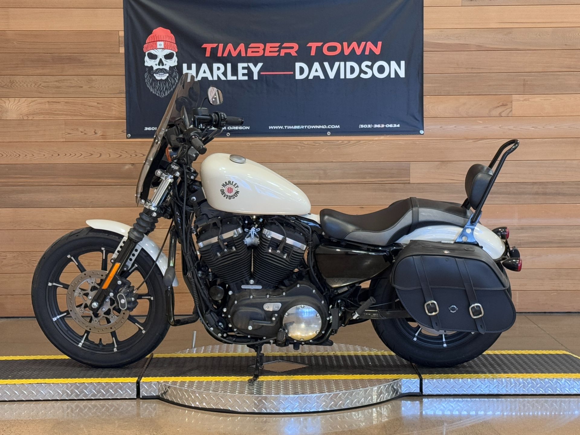 2022 Harley-Davidson Iron 883™ in Salem, Oregon - Photo 5