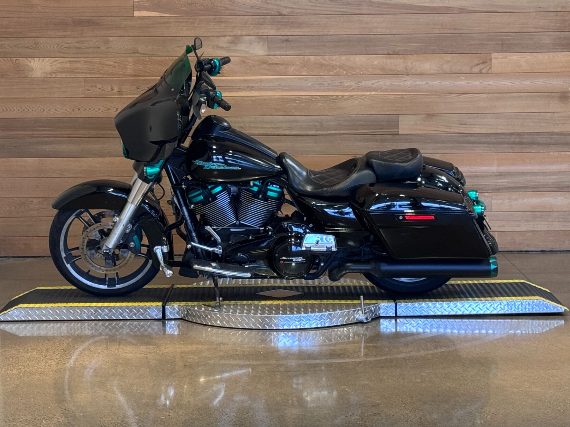 2017 Harley-Davidson Street Glide® Special in Salem, Oregon - Photo 5