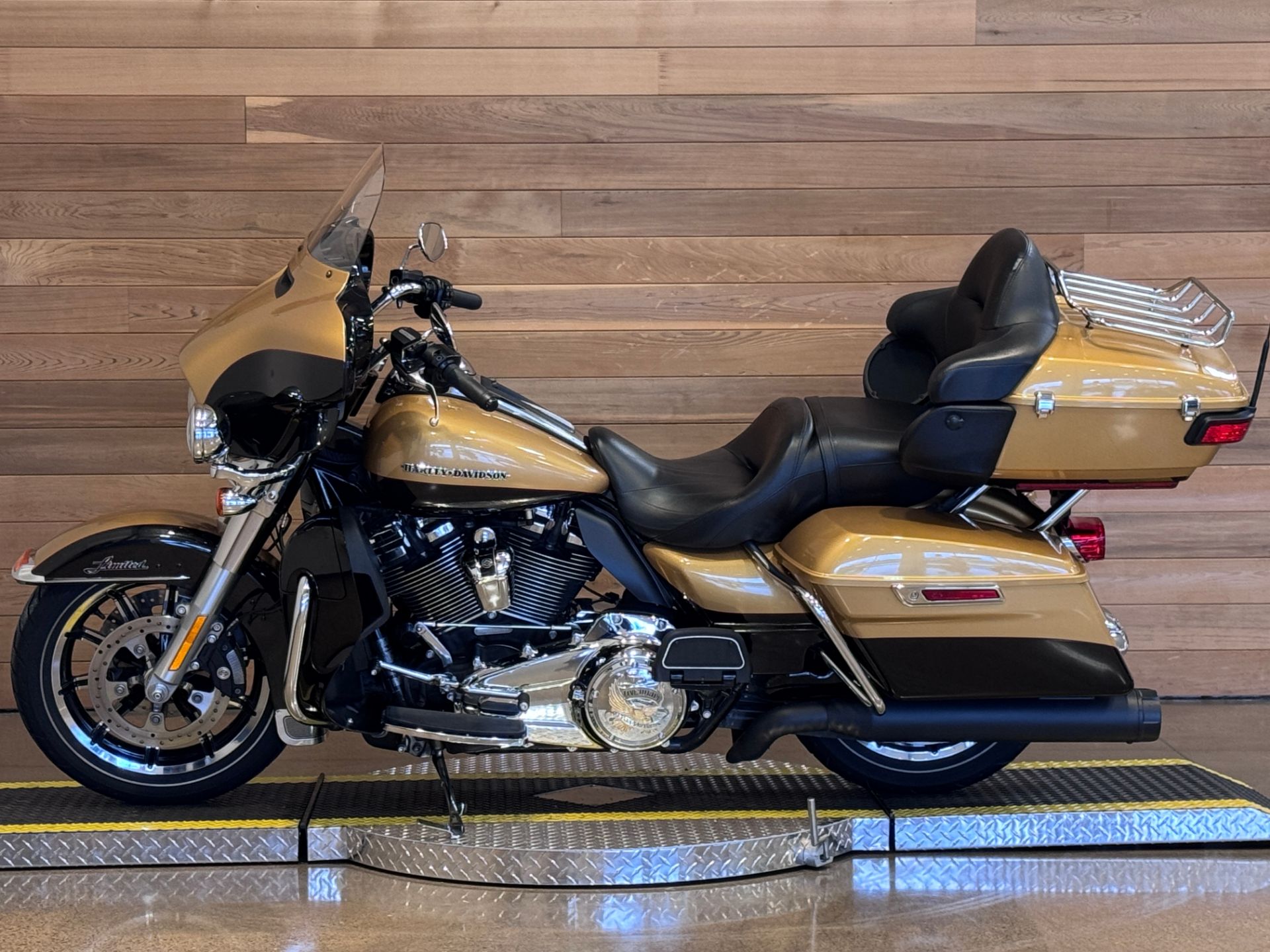 2017 Harley-Davidson Ultra Limited in Salem, Oregon - Photo 5