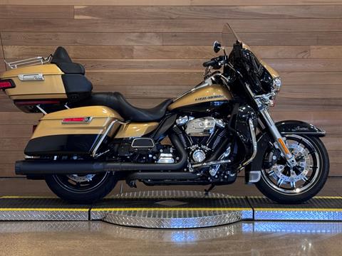 2017 Harley-Davidson Ultra Limited in Salem, Oregon - Photo 1