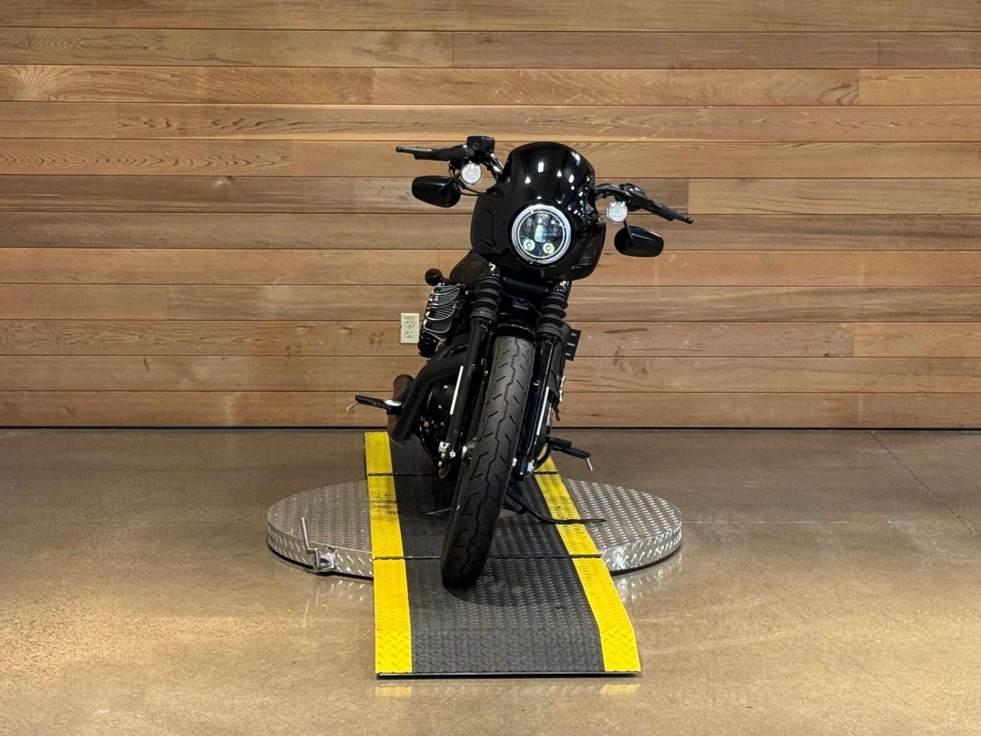 2021 Harley-Davidson Iron 883™ in Salem, Oregon - Photo 3