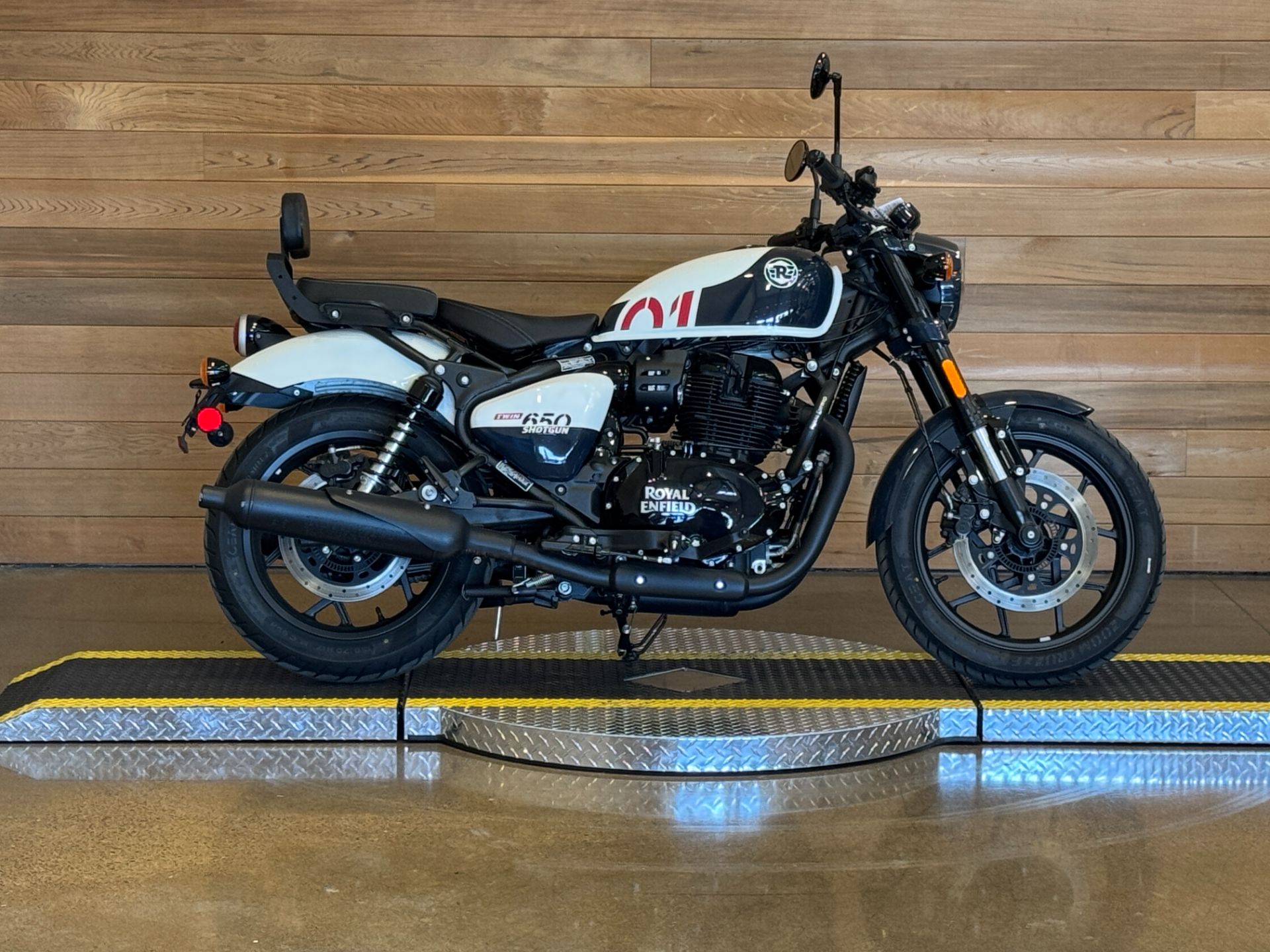 2024 Royal Enfield Shotgun 650 in Salem, Oregon - Photo 1