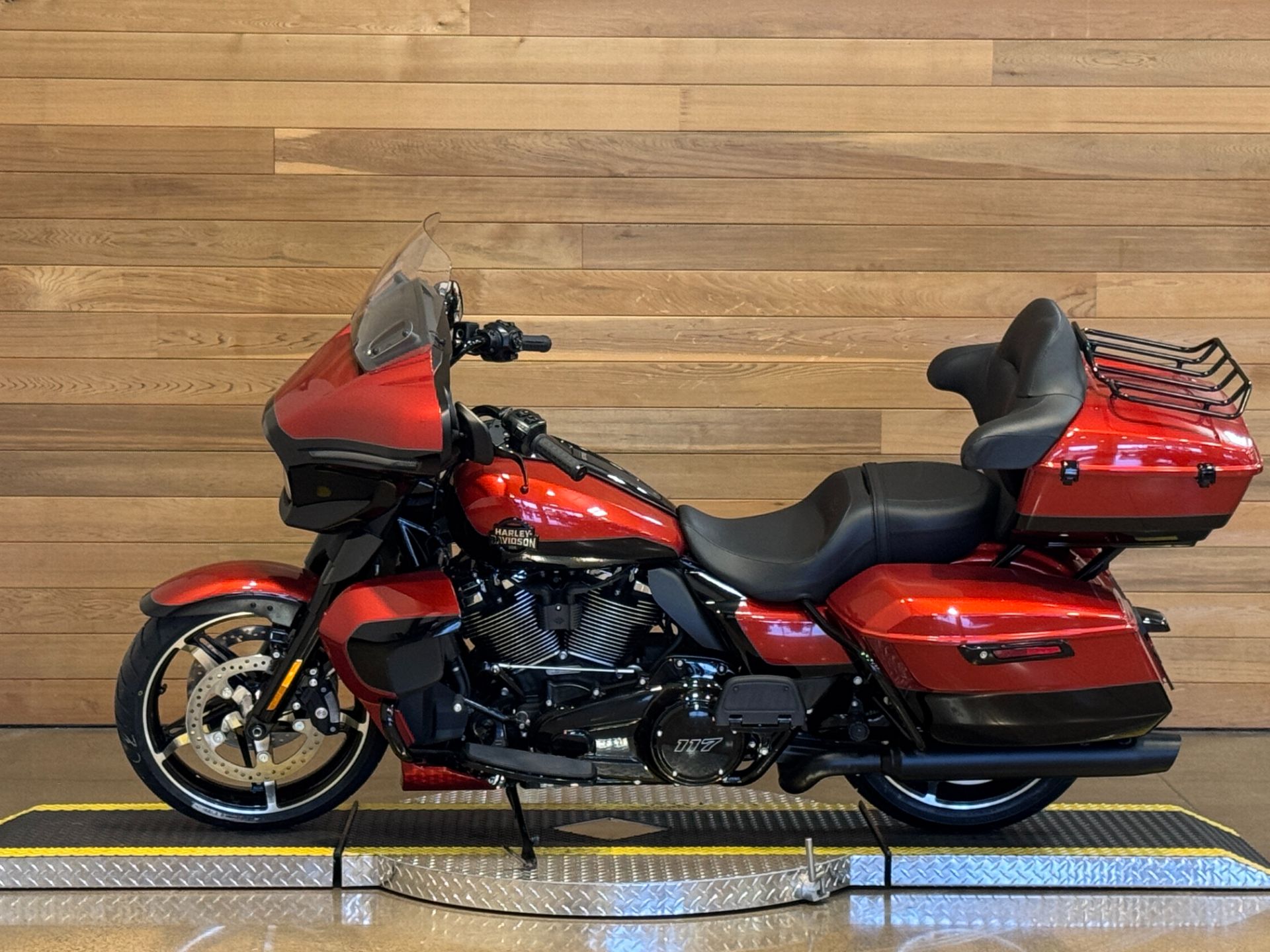 2025 Harley-Davidson Street Glide® Ultra in Salem, Oregon - Photo 5