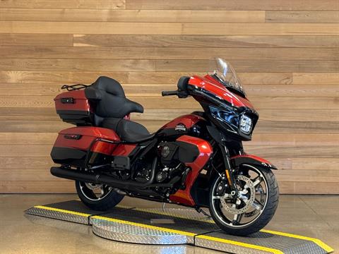 2025 Harley-Davidson Street Glide® Ultra in Salem, Oregon - Photo 2