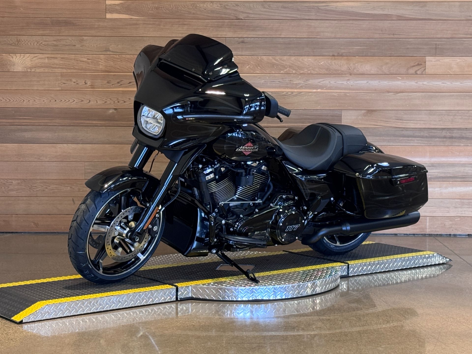 2025 Harley-Davidson Street Glide® in Salem, Oregon - Photo 4