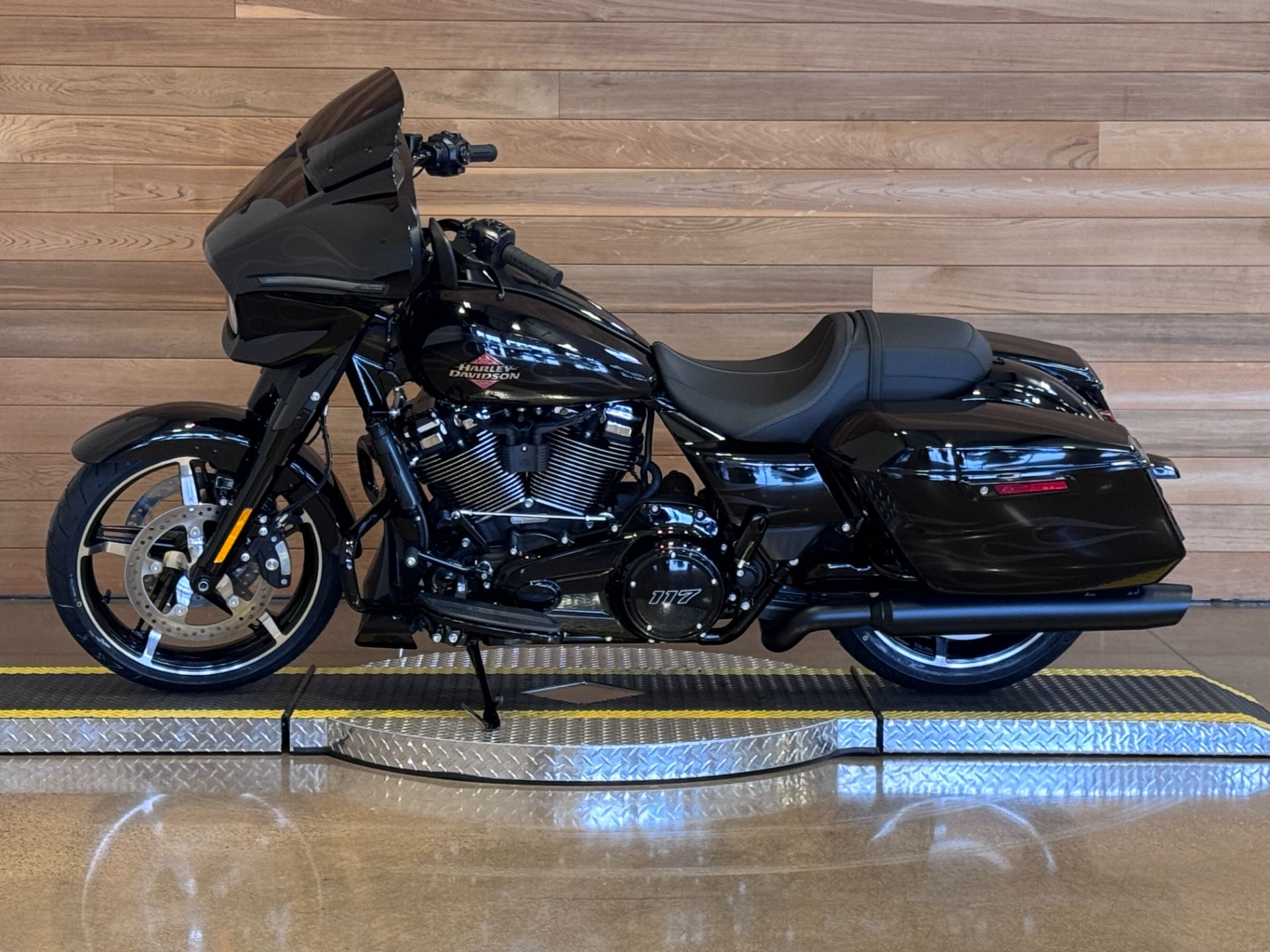 2025 Harley-Davidson Street Glide® in Salem, Oregon - Photo 5