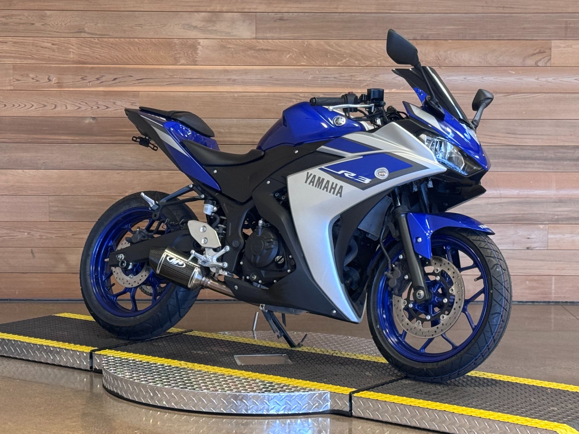 2015 Yamaha YZF-R3 in Salem, Oregon - Photo 2