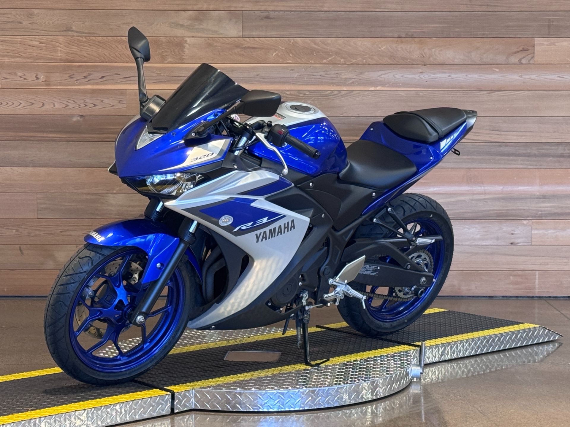 2015 Yamaha YZF-R3 in Salem, Oregon - Photo 4