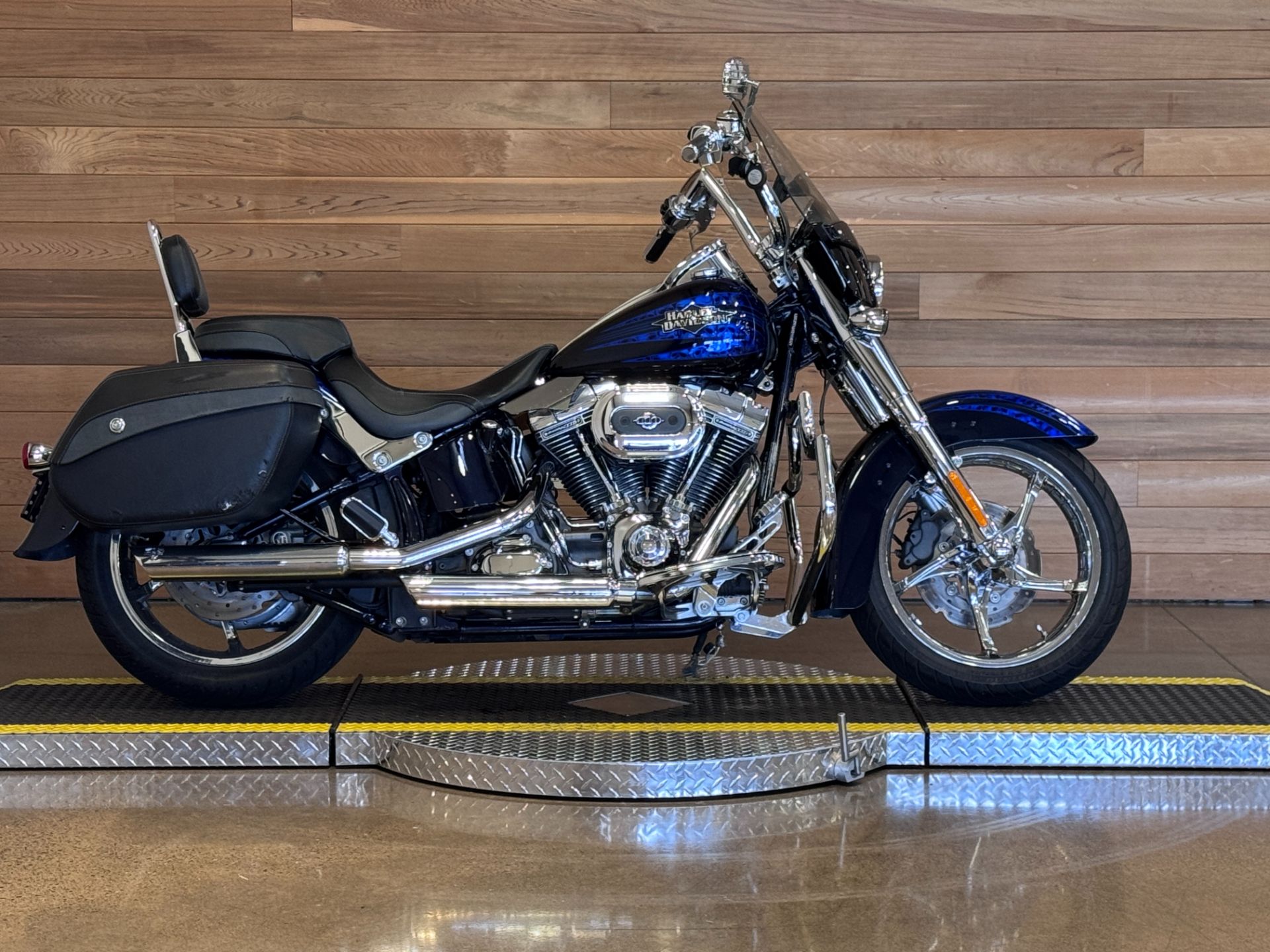 2012 Harley-Davidson CVO™ Softail® Convertible in Salem, Oregon - Photo 1