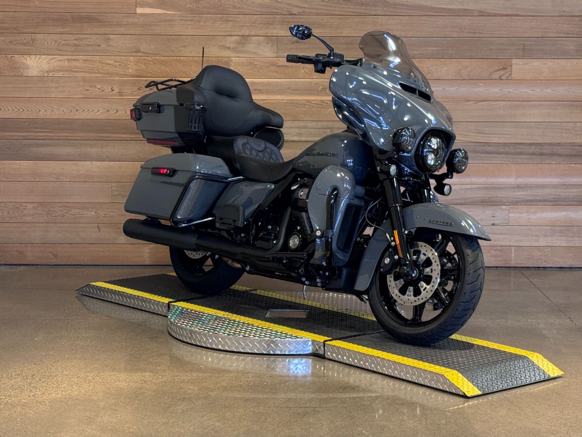 2022 Harley-Davidson Ultra Limited in Salem, Oregon - Photo 2