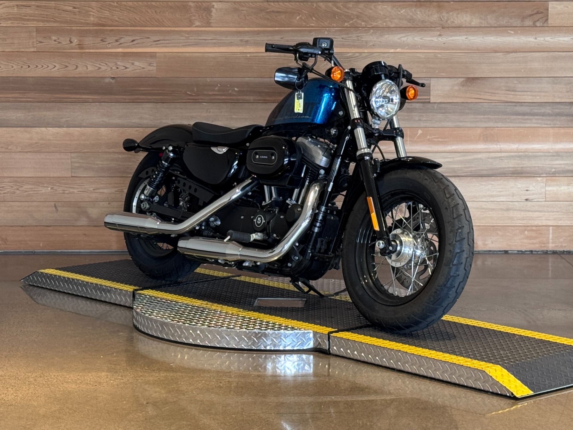 2015 Harley-Davidson Forty-Eight® in Salem, Oregon - Photo 2