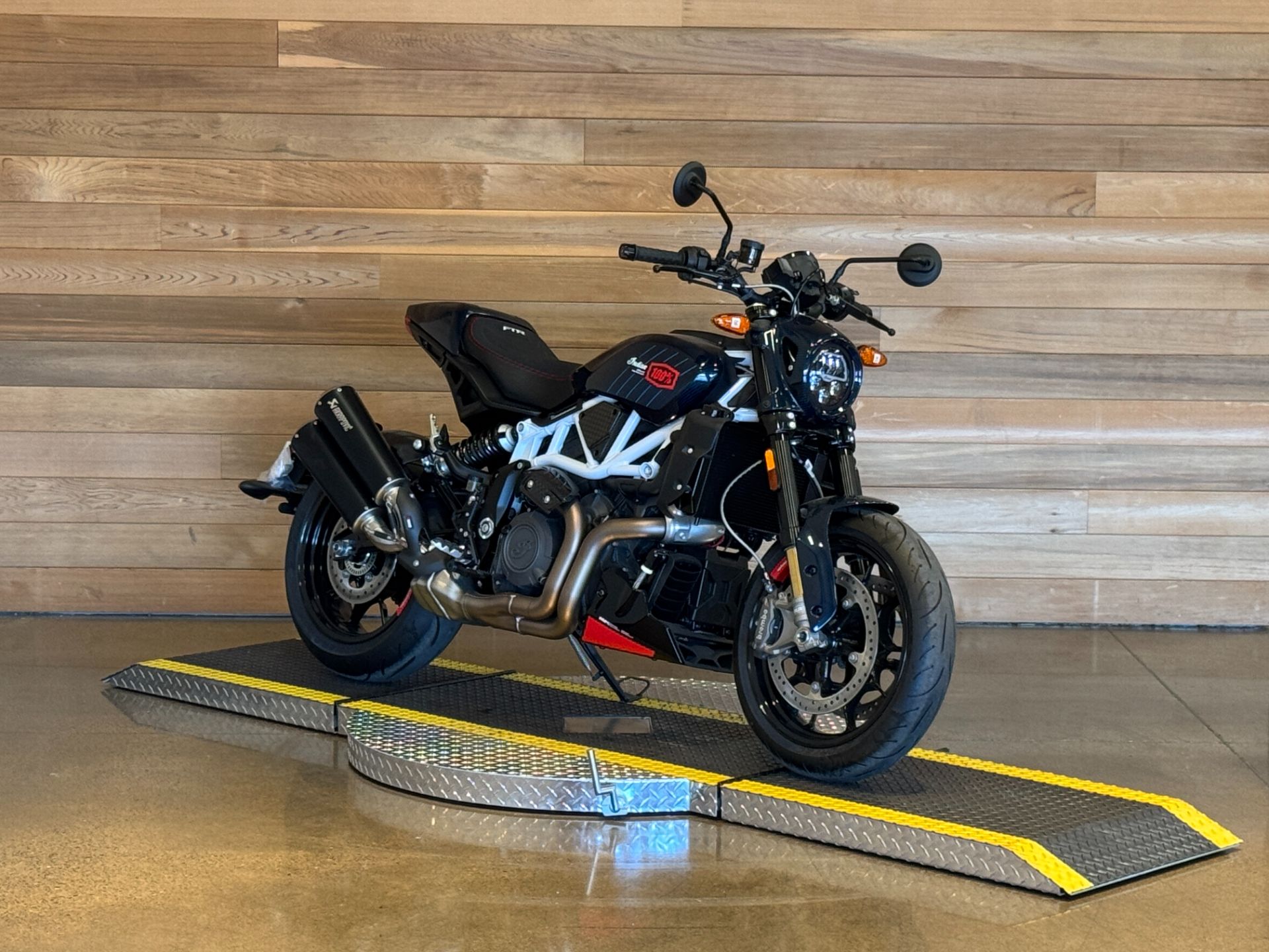 2024 Indian Motorcycle FTR X 100% R Carbon in Salem, Oregon - Photo 2