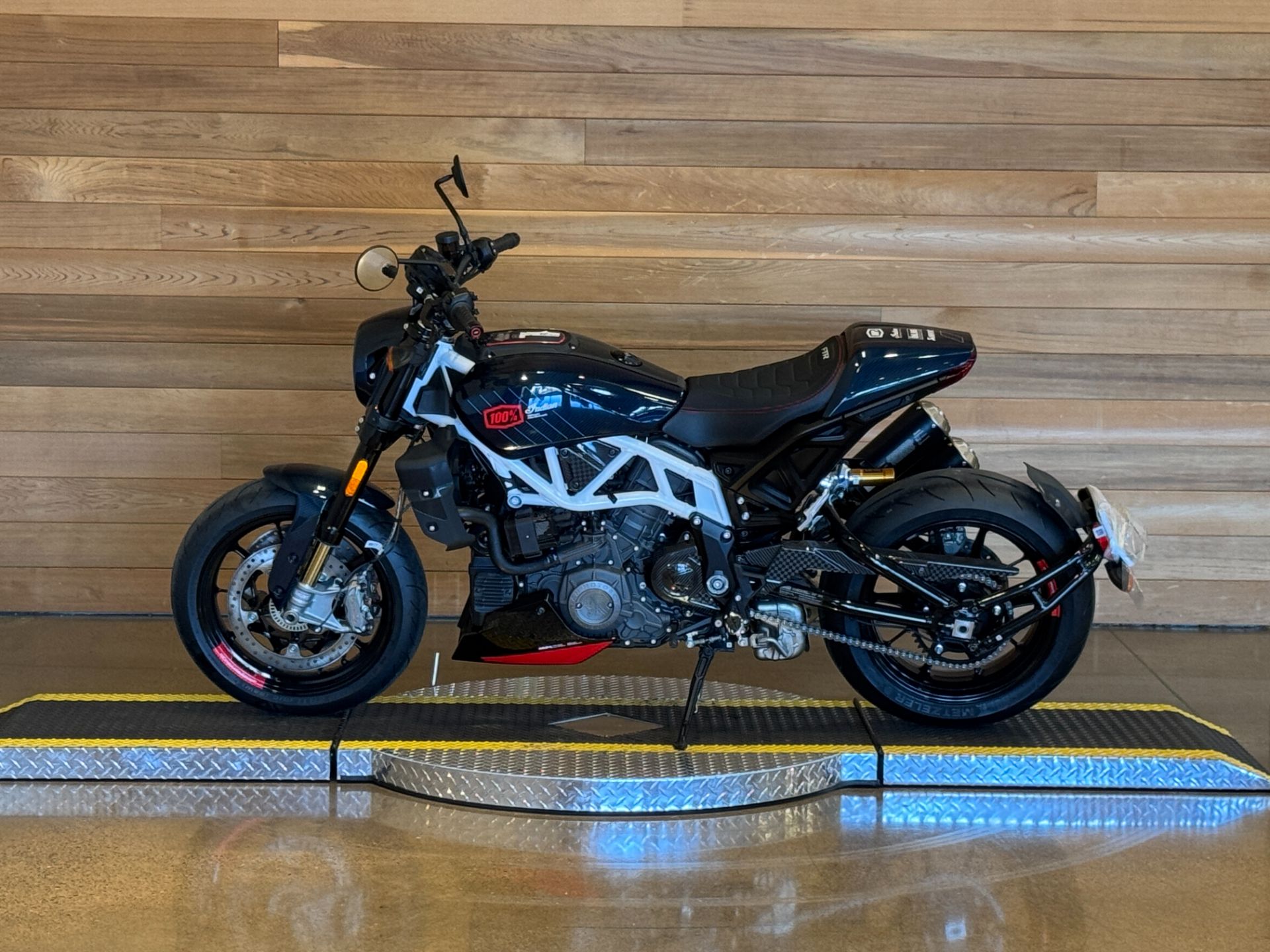 2024 Indian Motorcycle FTR X 100% R Carbon in Salem, Oregon - Photo 5