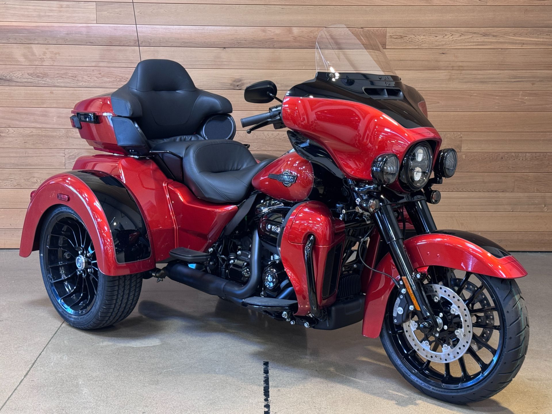 2025 Harley-Davidson Tri Glide® Ultra in Salem, Oregon - Photo 2