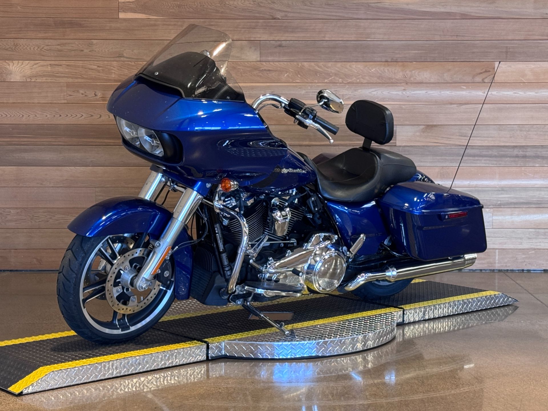 2017 Harley-Davidson Road Glide® Special in Salem, Oregon - Photo 4