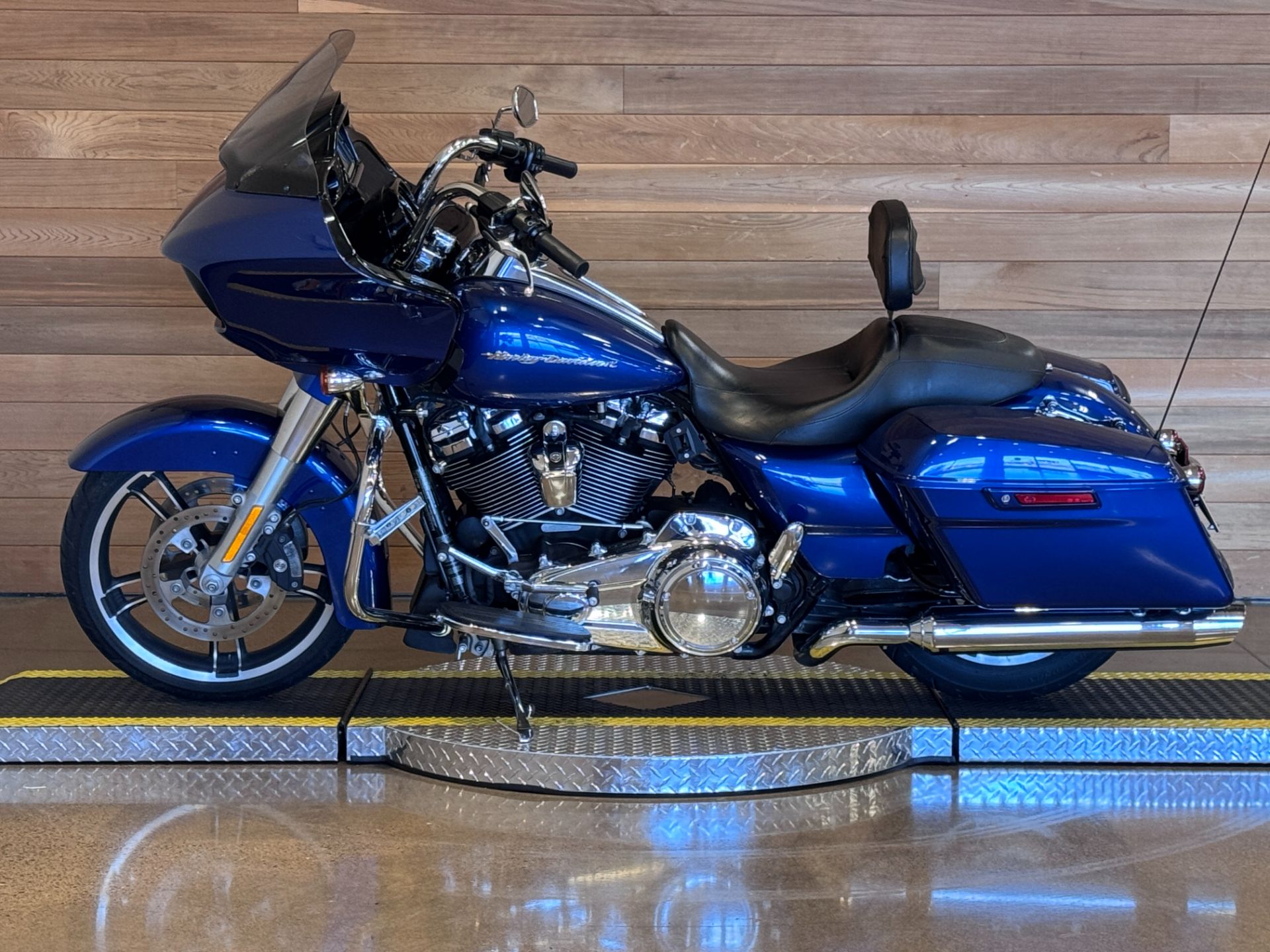 2017 Harley-Davidson Road Glide® Special in Salem, Oregon - Photo 5