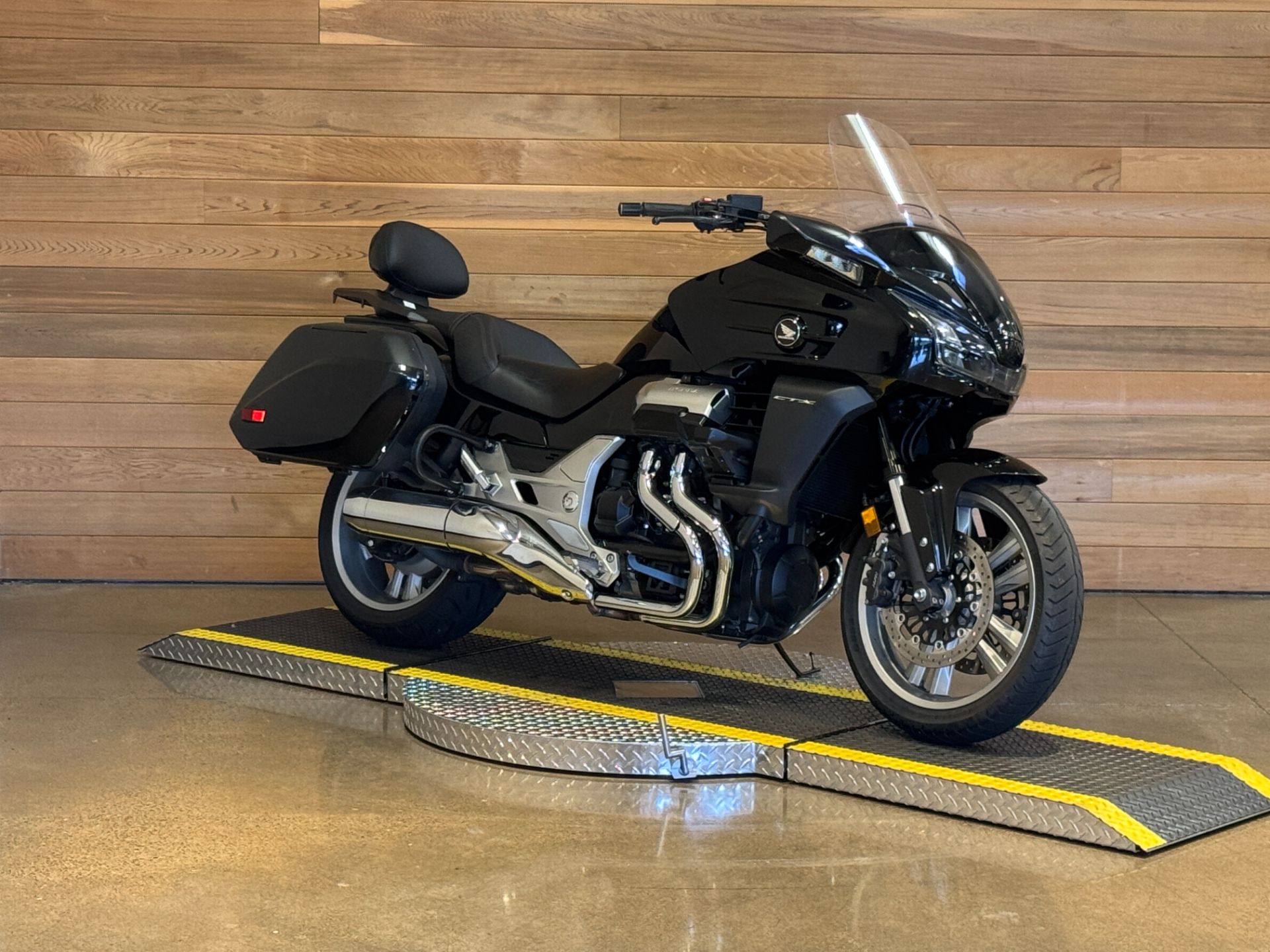 2014 Honda CTX®1300 in Salem, Oregon - Photo 2