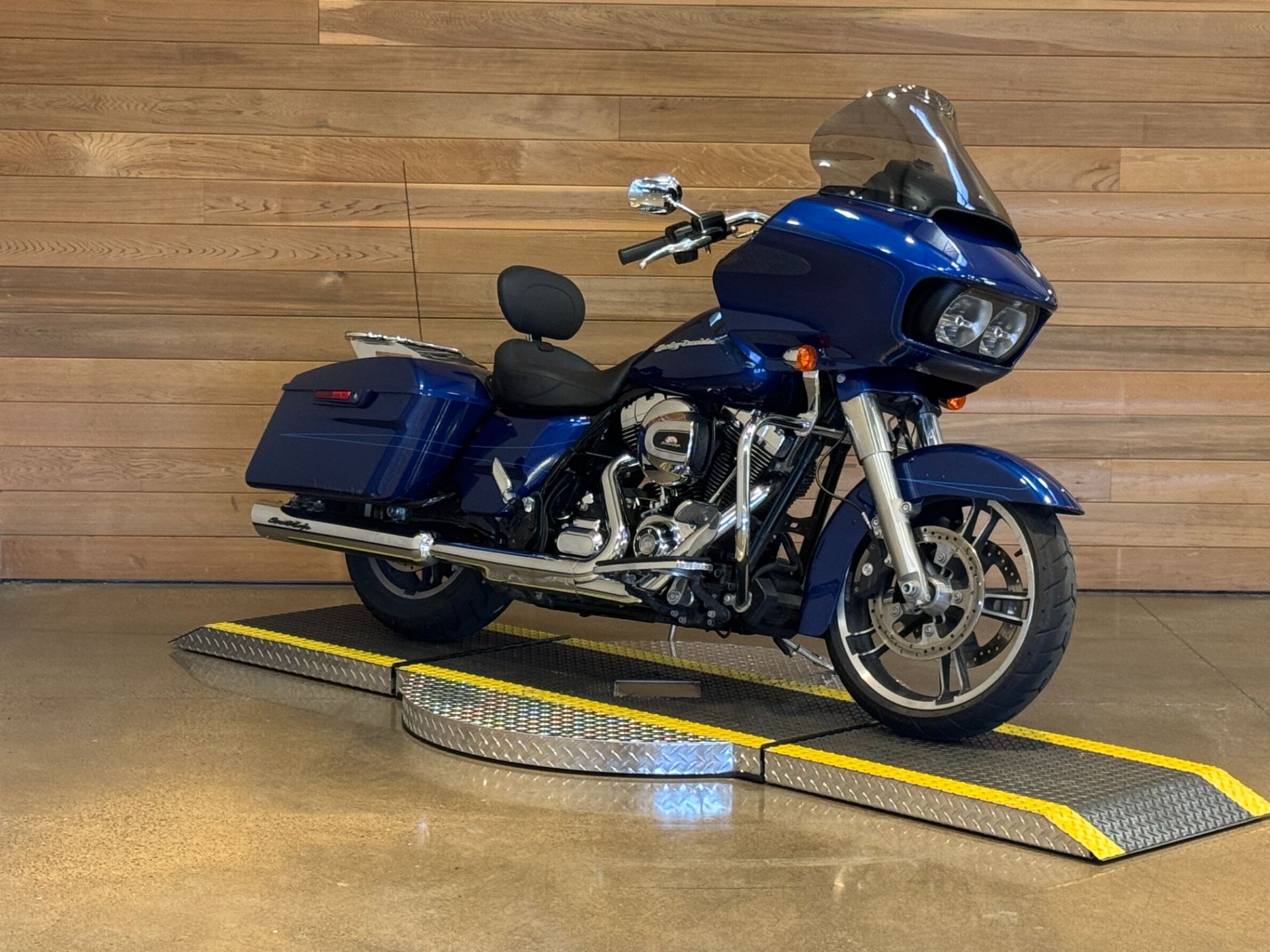 2015 Harley-Davidson Road Glide® Special in Salem, Oregon - Photo 2