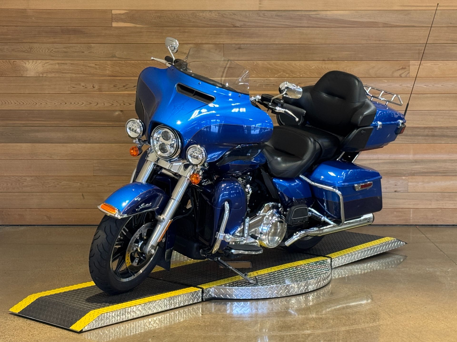2017 Harley-Davidson Ultra Limited in Salem, Oregon - Photo 4
