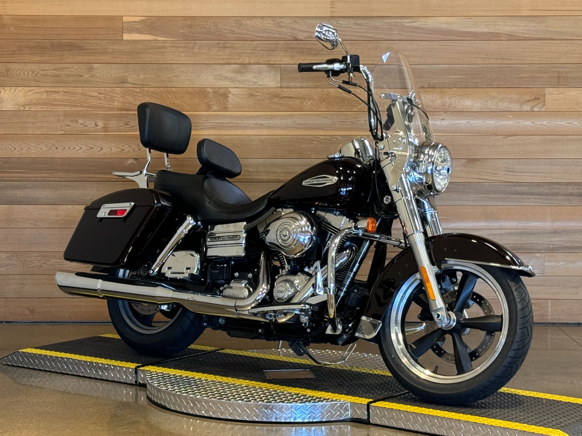 2014 Harley-Davidson Dyna® Switchback™ in Salem, Oregon - Photo 2