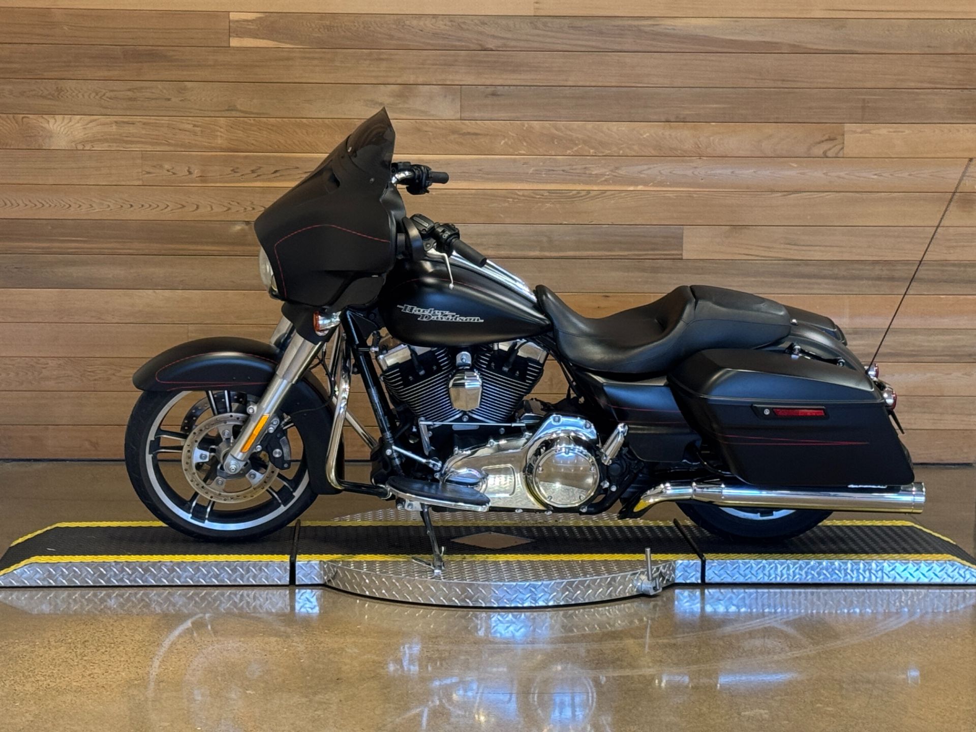 2015 Harley-Davidson Street Glide® Special in Salem, Oregon - Photo 5