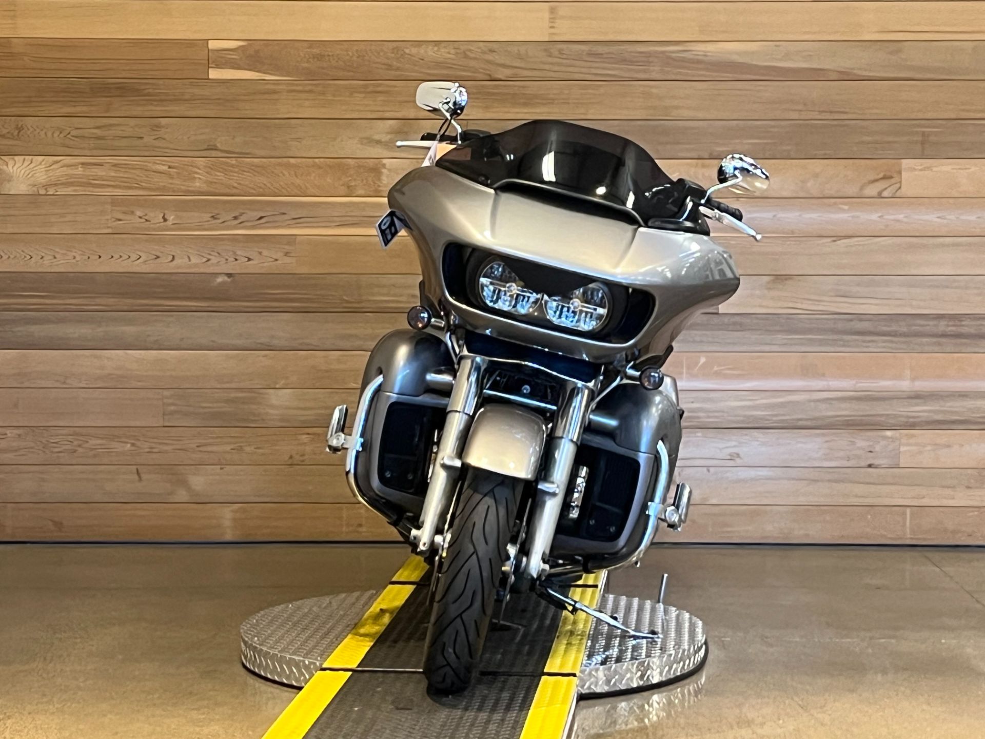 2017 Harley-Davidson Road Glide® Ultra in Salem, Oregon - Photo 3