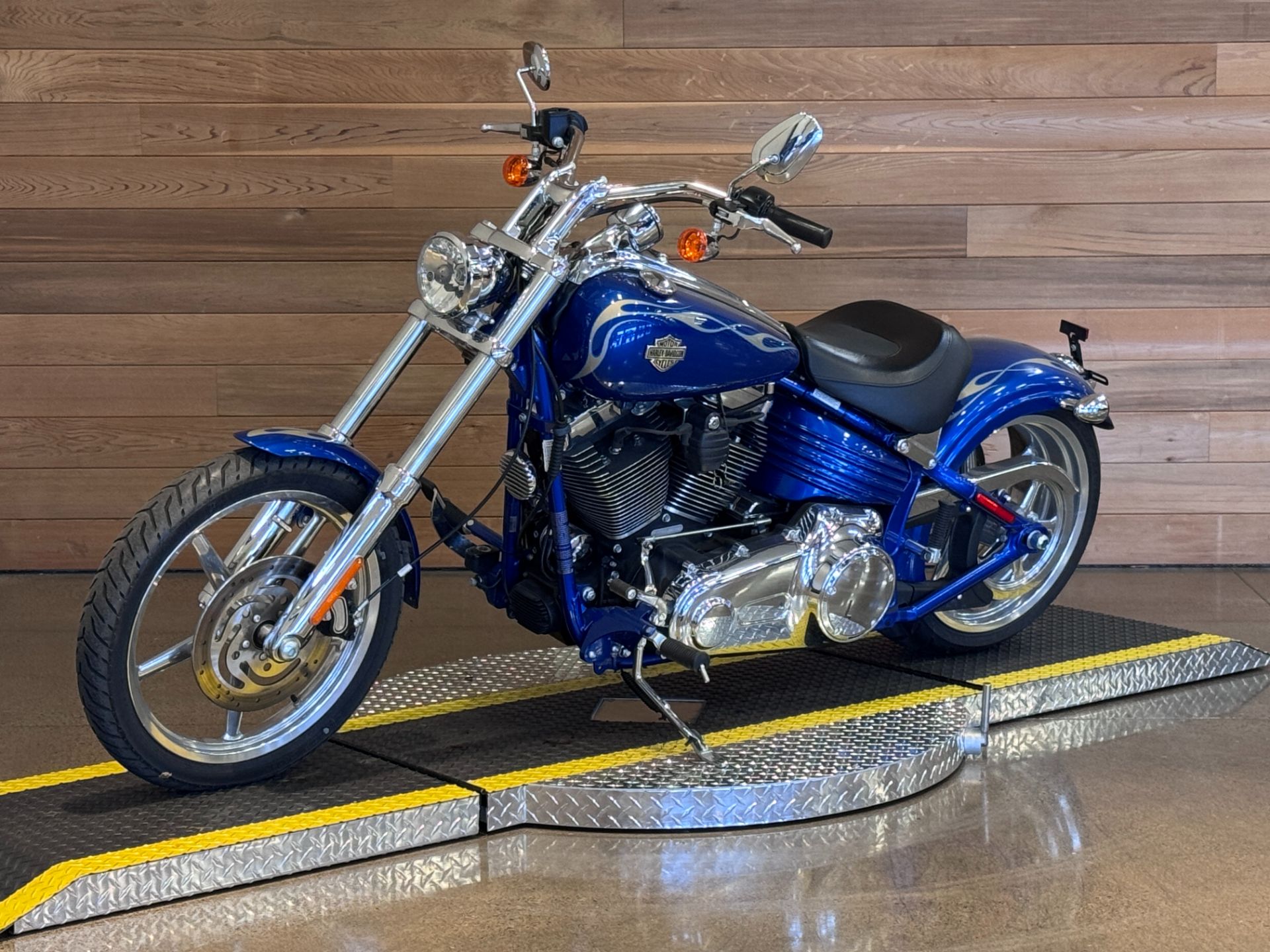 2009 Harley-Davidson Softail® Rocker™ in Salem, Oregon - Photo 4