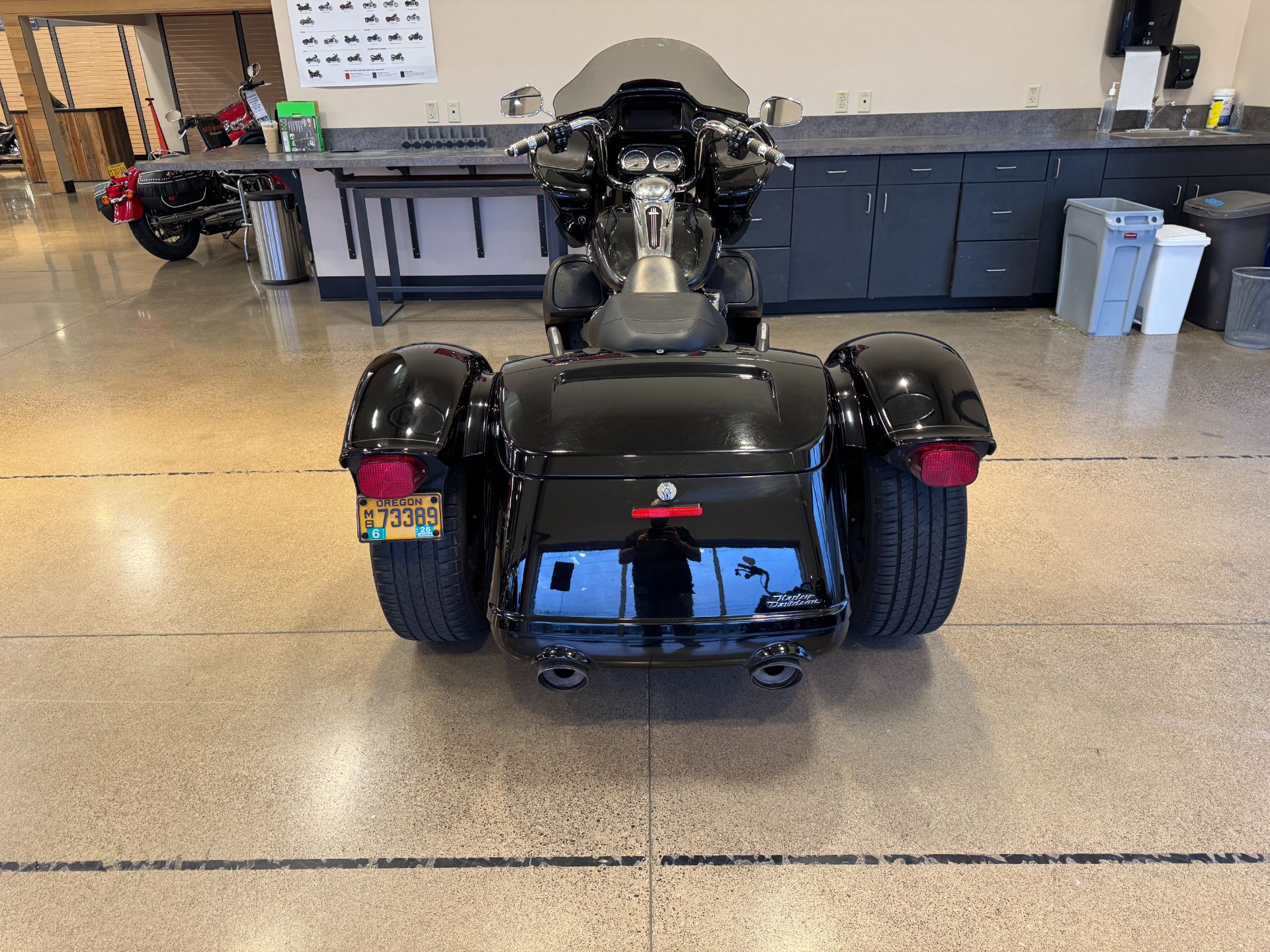 2023 Harley-Davidson Road Glide® 3 6